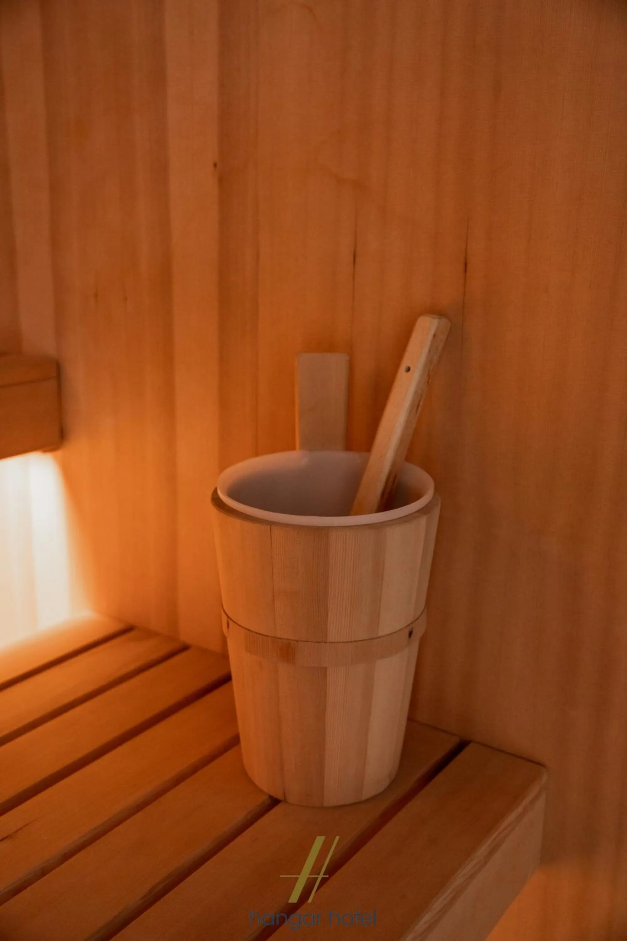 Sauna in Hangar Hotel