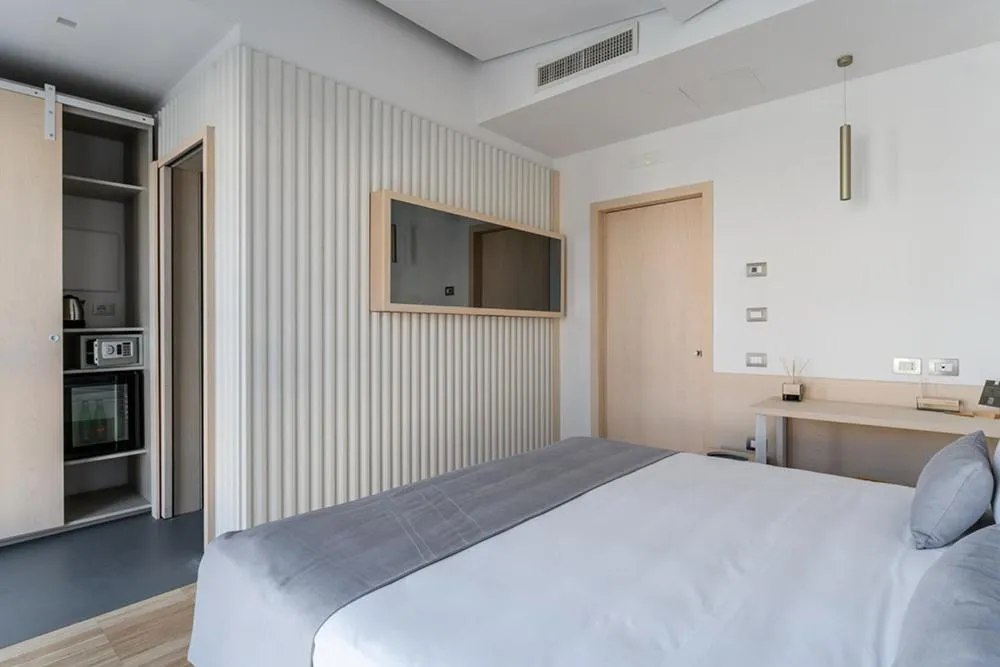 Photo of the whole room, Bed in Hangar Hotel