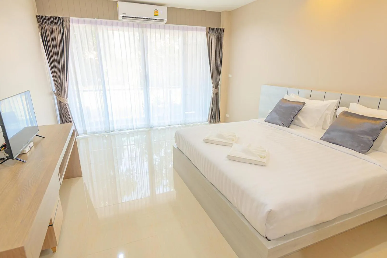 Bed in Avarin Resort