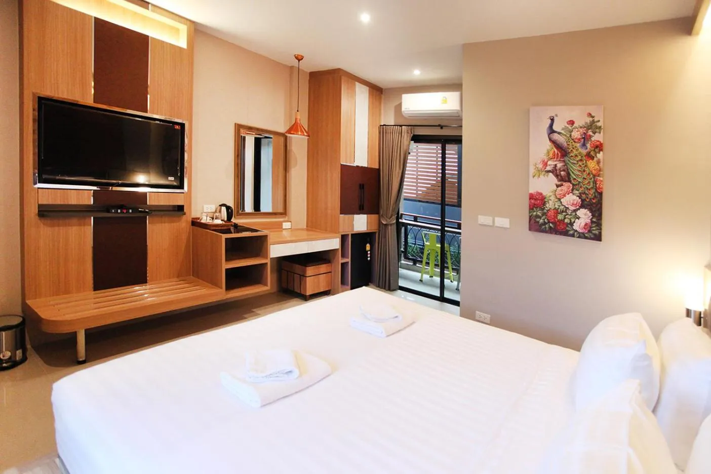 Bed in Avarin Resort