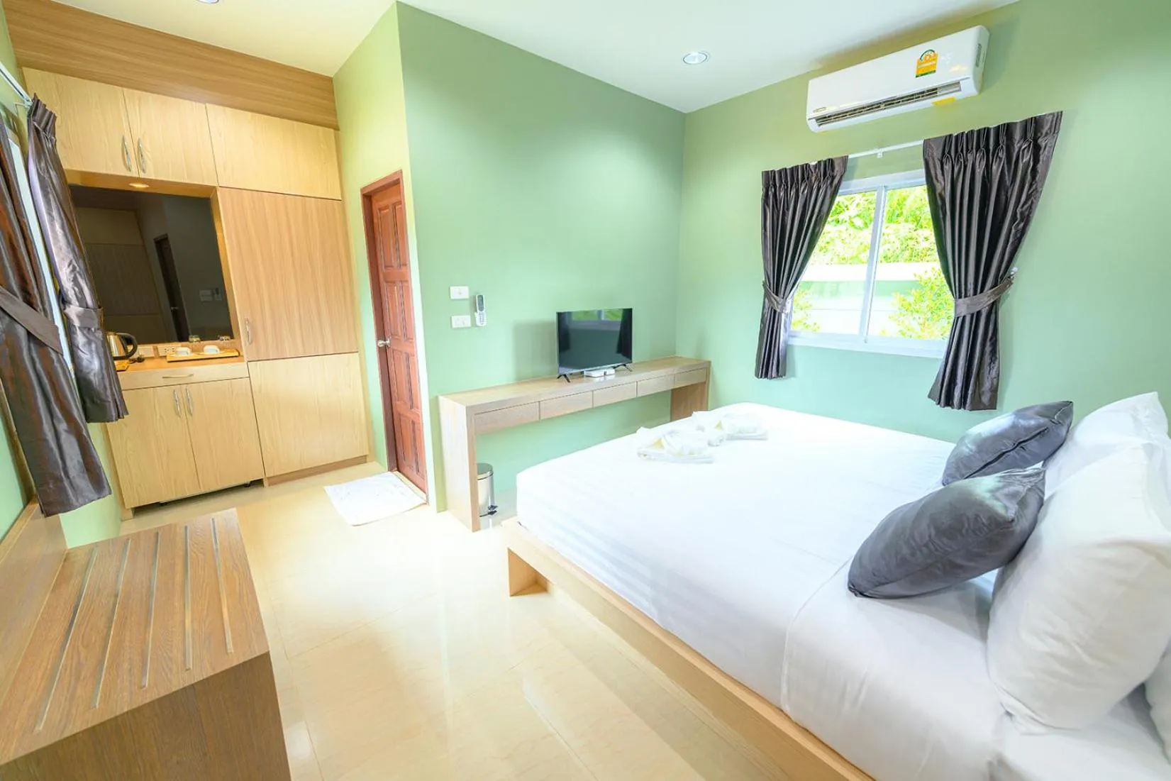 Bed in Avarin Resort