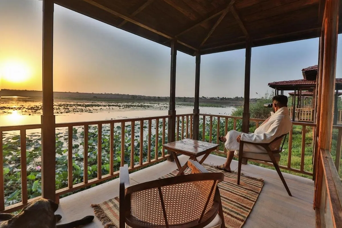 Bedroom in Pangarh Lake Retreat