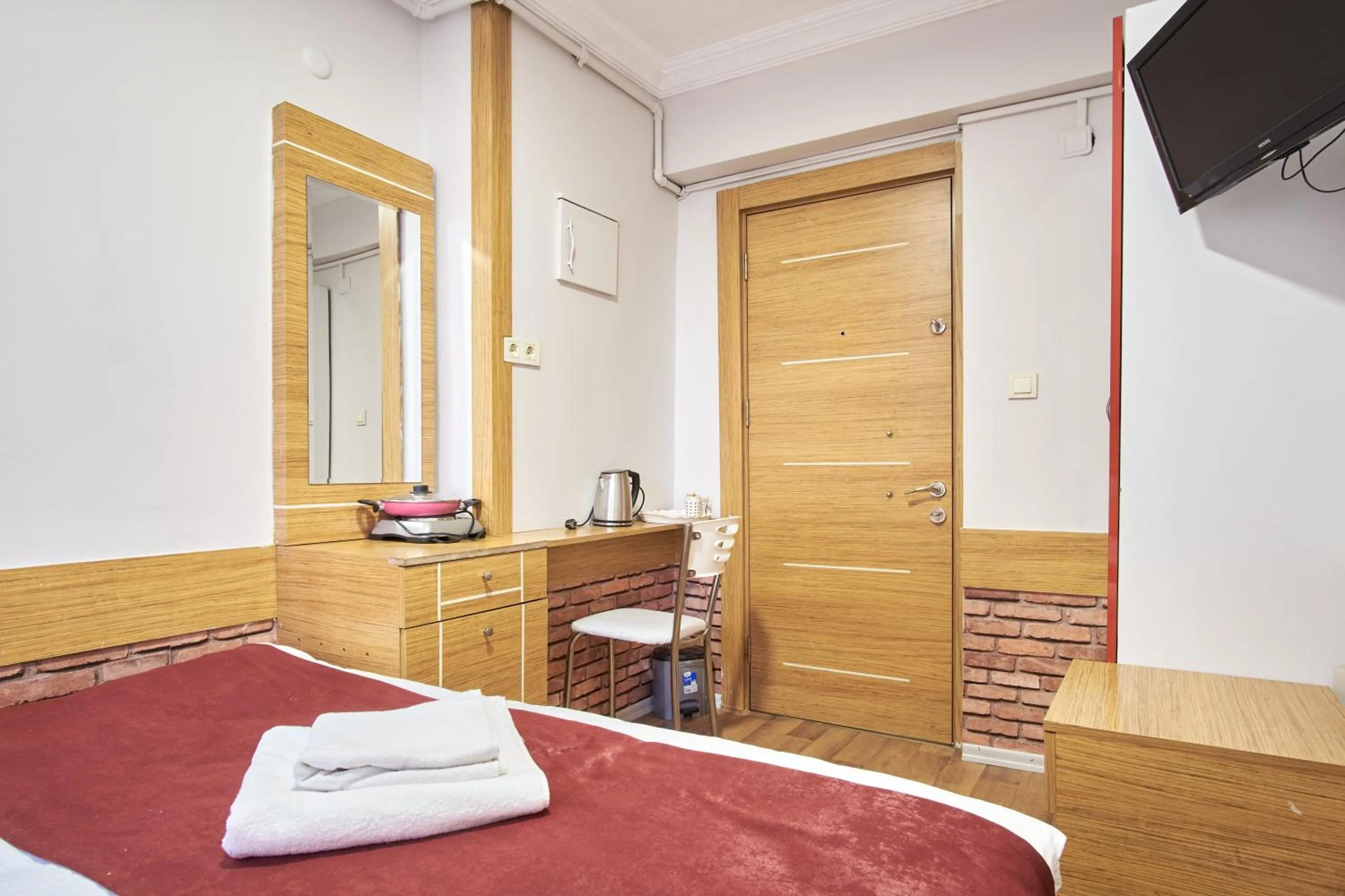 Coffee/tea facilities, Bed in Central Suites Taksim