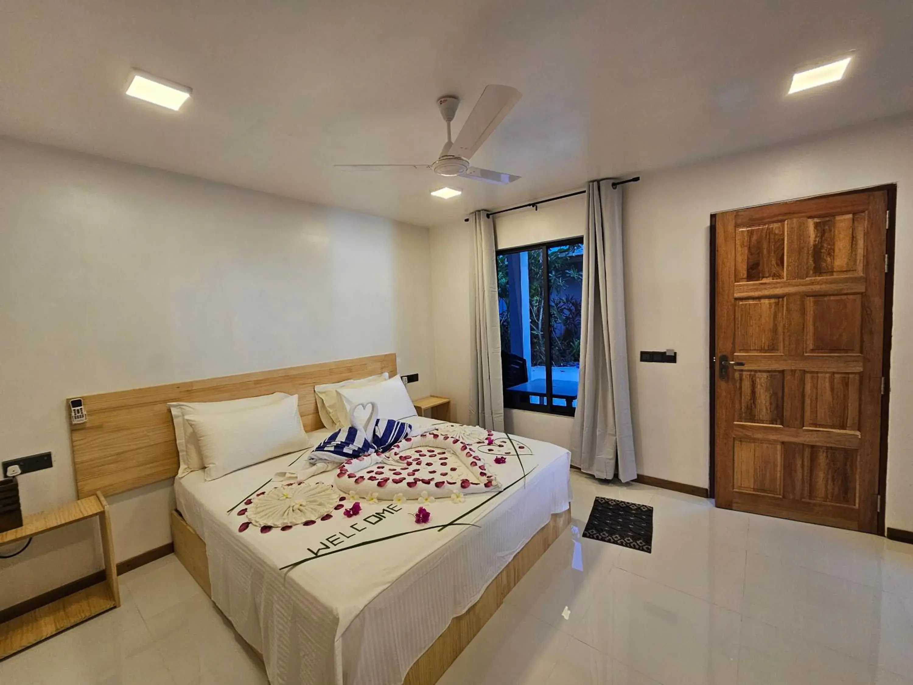Deluxe Double Room in Sunset Beach View Deluxe Double Room in Sunset Beach View