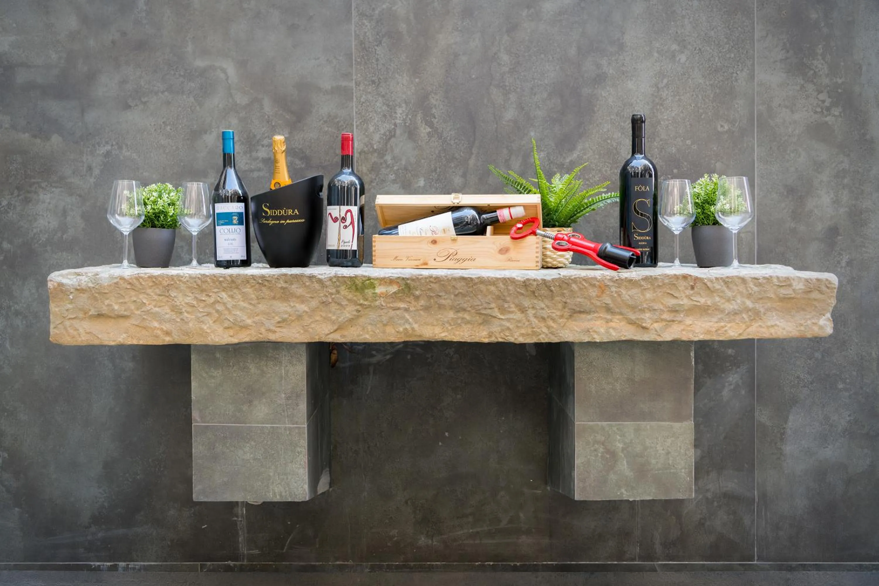 Food and drinks in Residence La Torre con private park