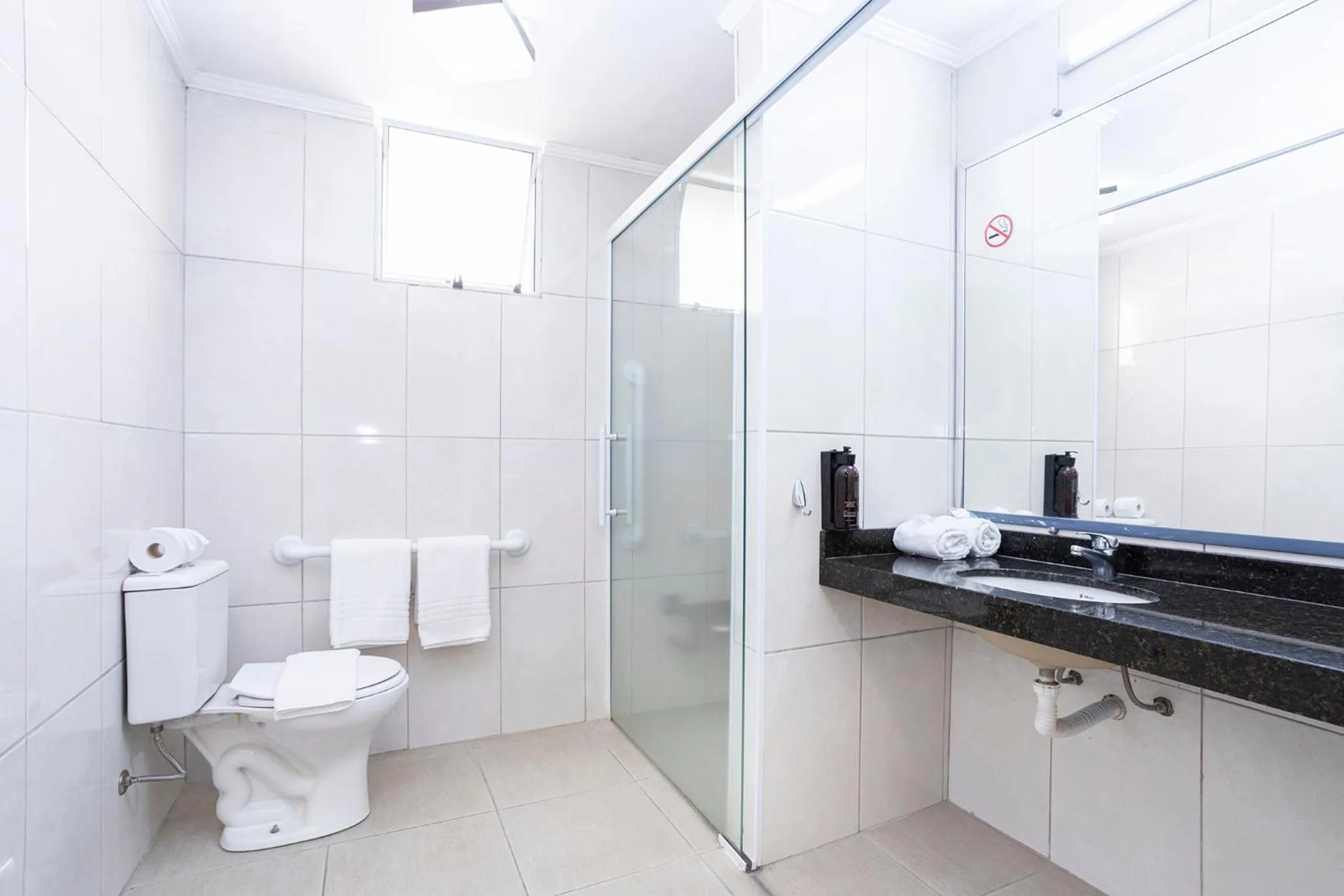 Bathroom in Nikkey Palace Hotel