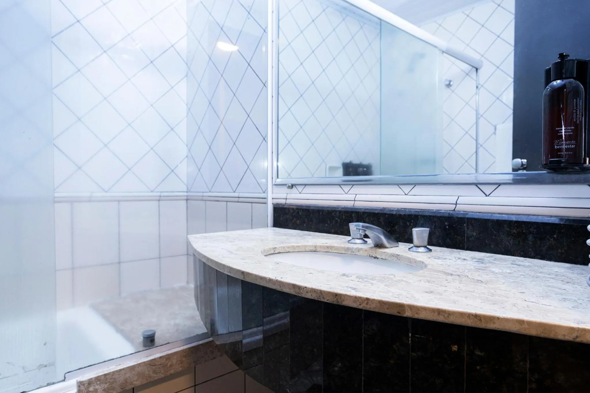 Bathroom in Nikkey Palace Hotel