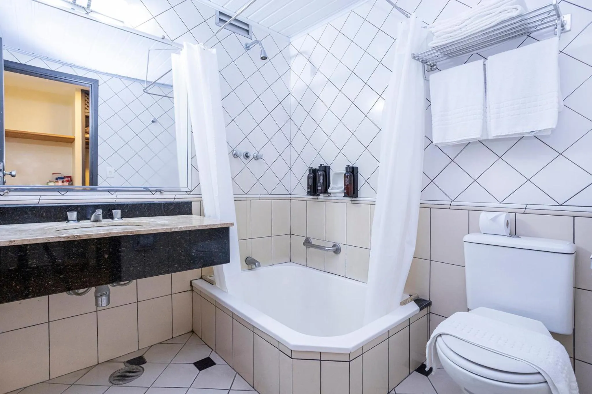 Bath in Nikkey Palace Hotel