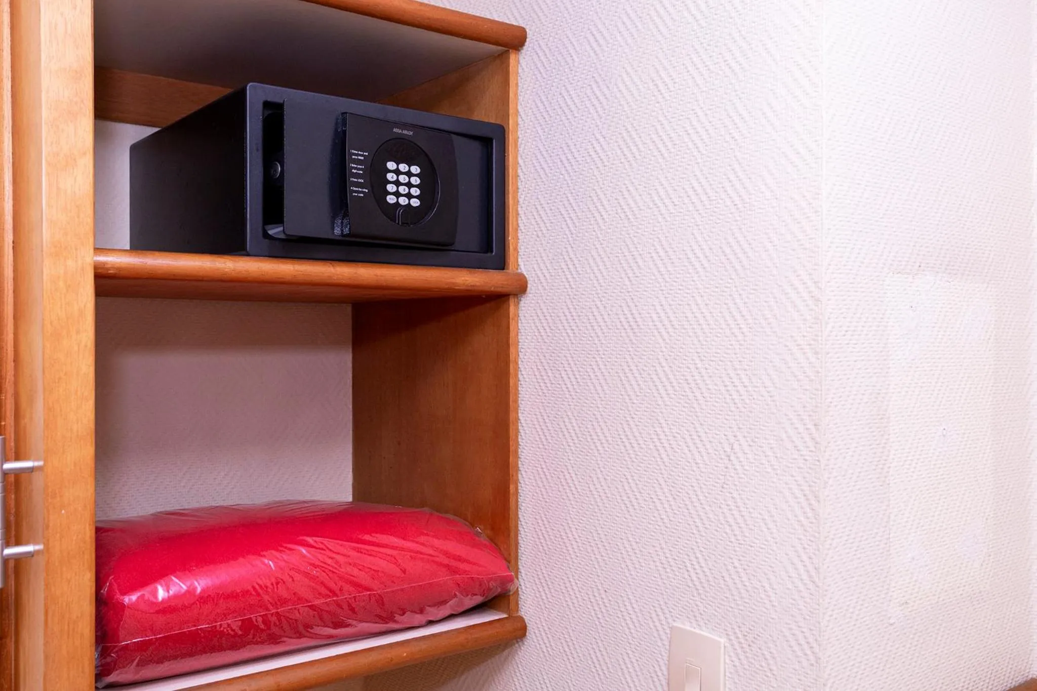 safe in Nikkey Palace Hotel