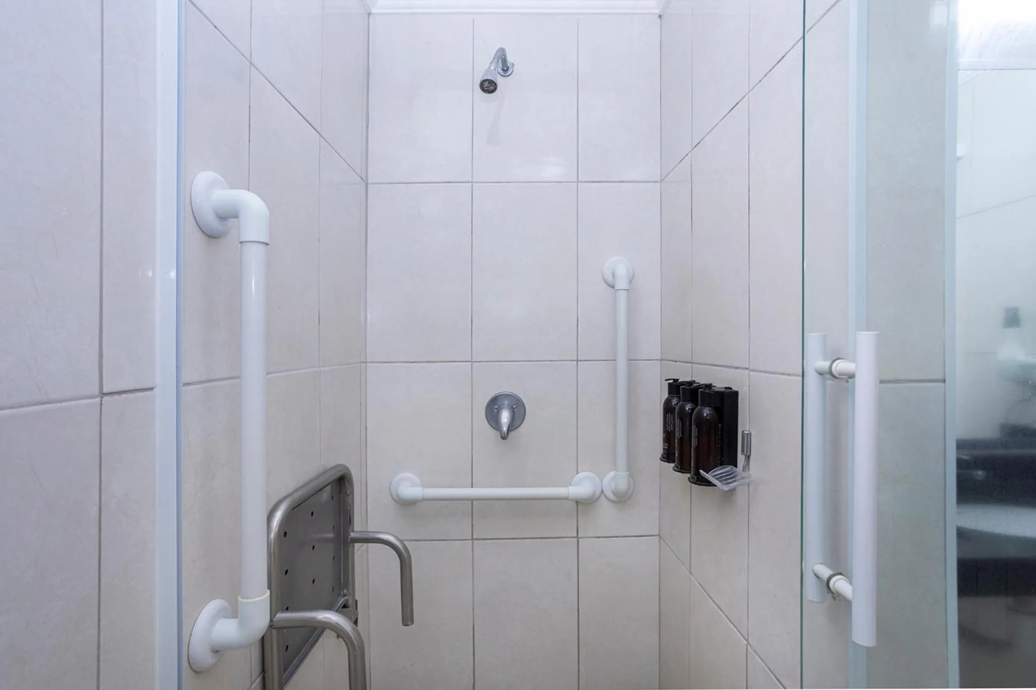 Bathroom in Nikkey Palace Hotel