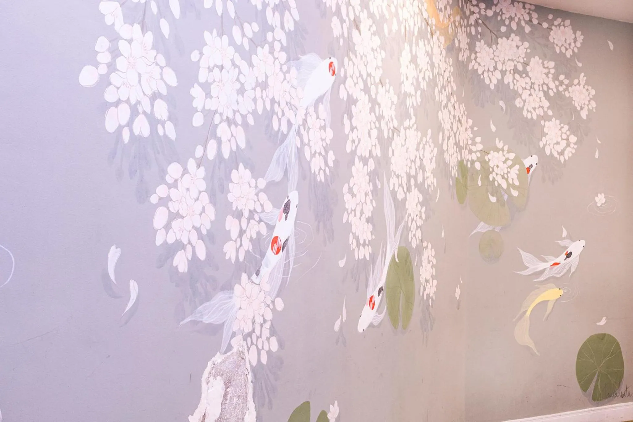 Decorative detail in Nikkey Palace Hotel