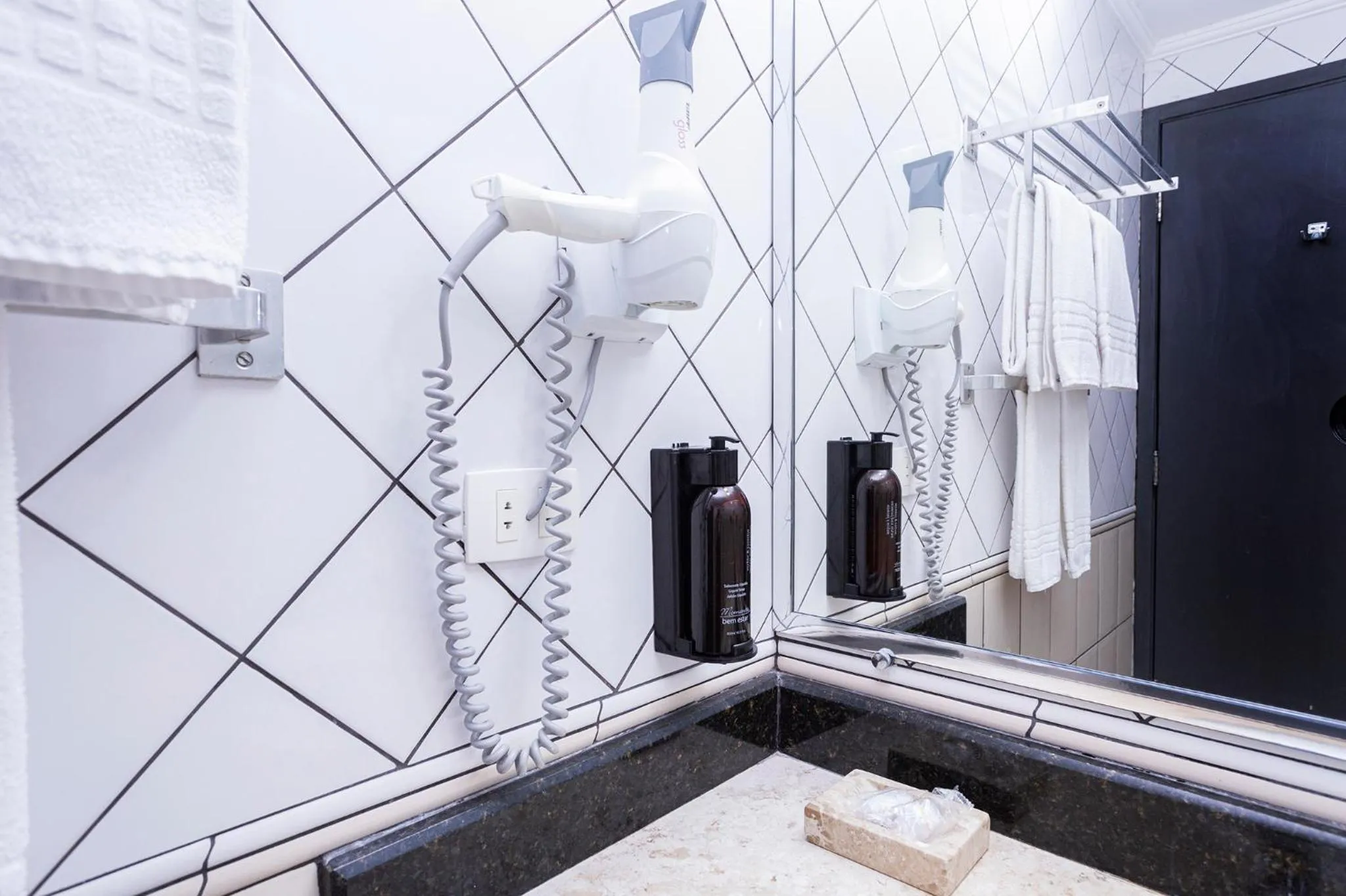 Shower in Nikkey Palace Hotel