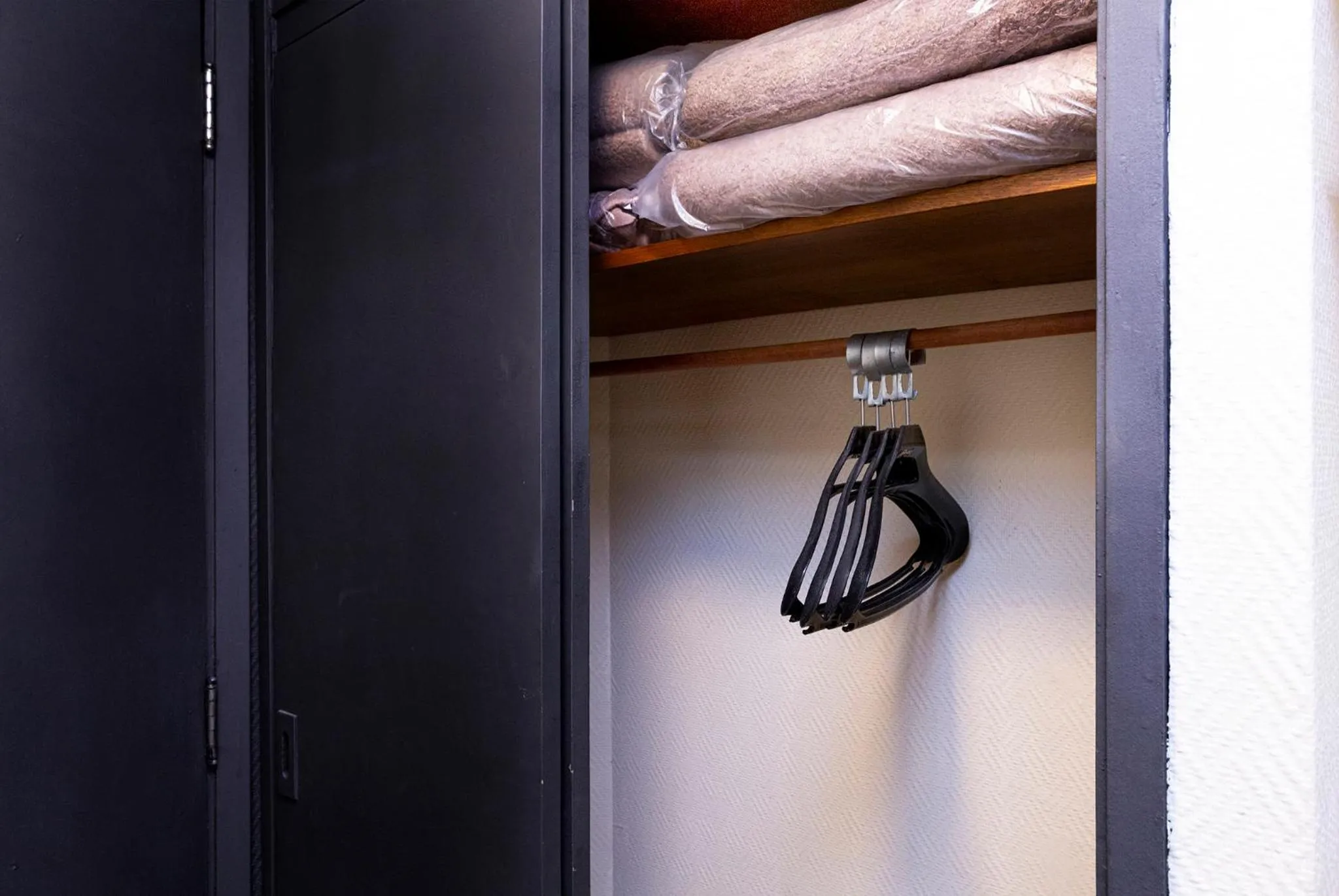 wardrobe in Nikkey Palace Hotel