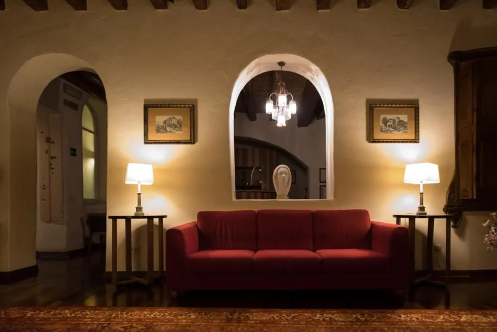 Communal lounge/ TV room in Hotel Due Mori