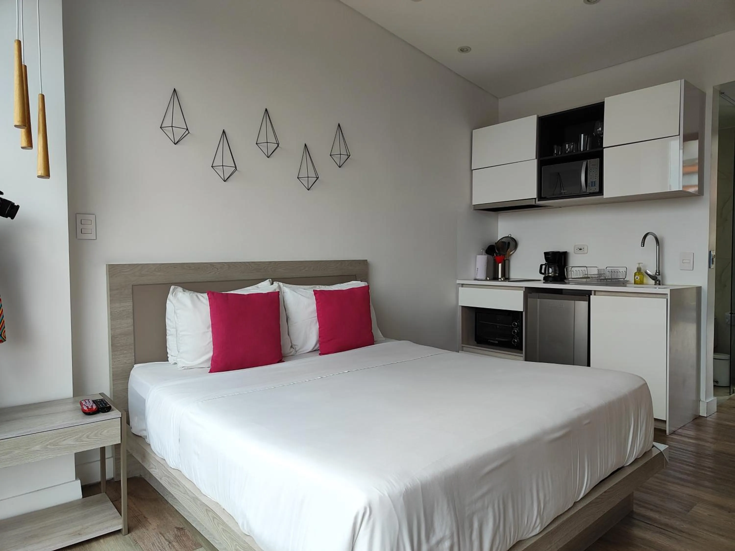 Kitchen or kitchenette, Bed in Urban Heights Bogota