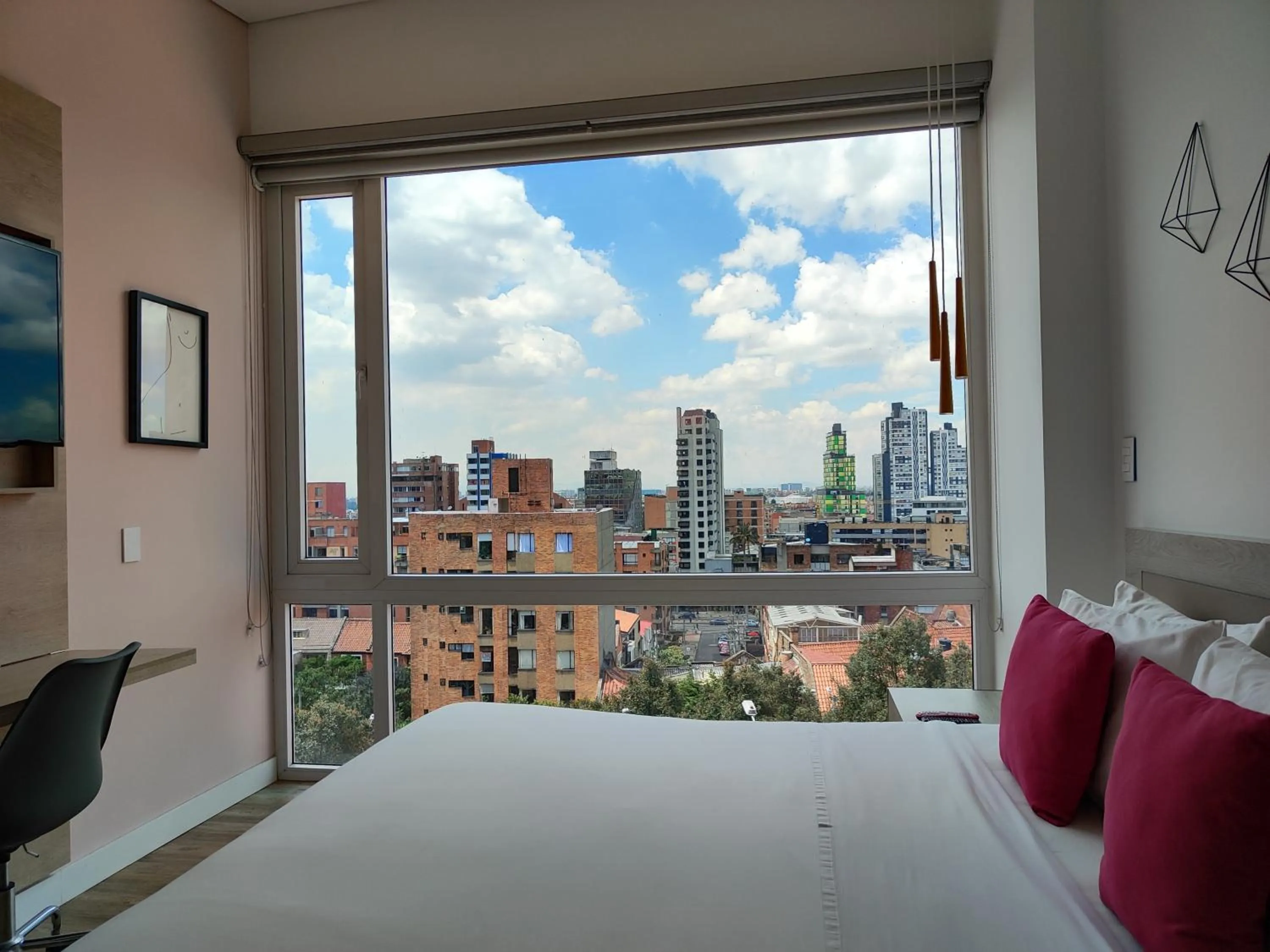City view, Bed in Urban Heights Bogota