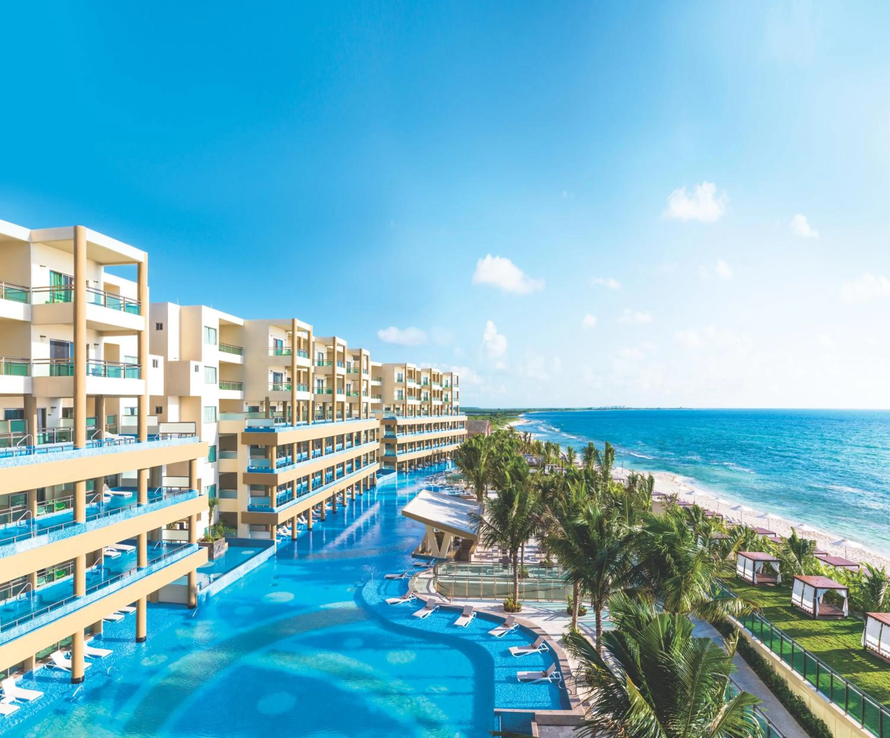 Swimming pool in Generations Riviera Maya Oceanfront Family Resort Catamaran, Water Park, All & More Inclusive