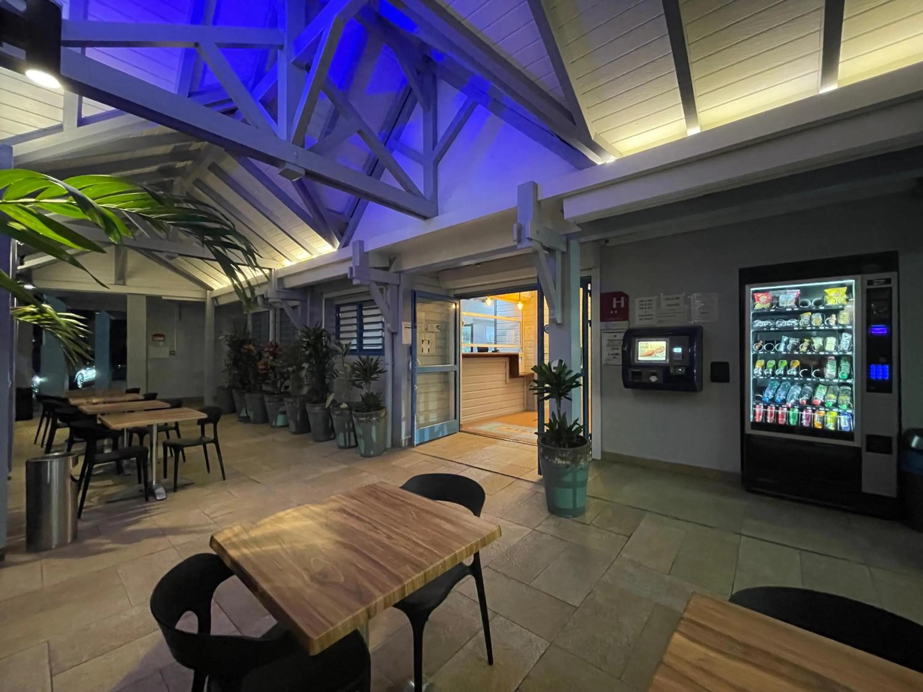 Facade/entrance in Karaibes Residence