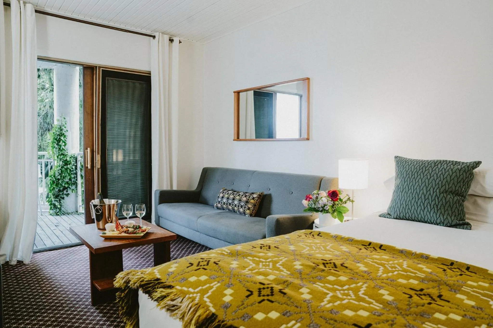 Bed in The Kent Motel