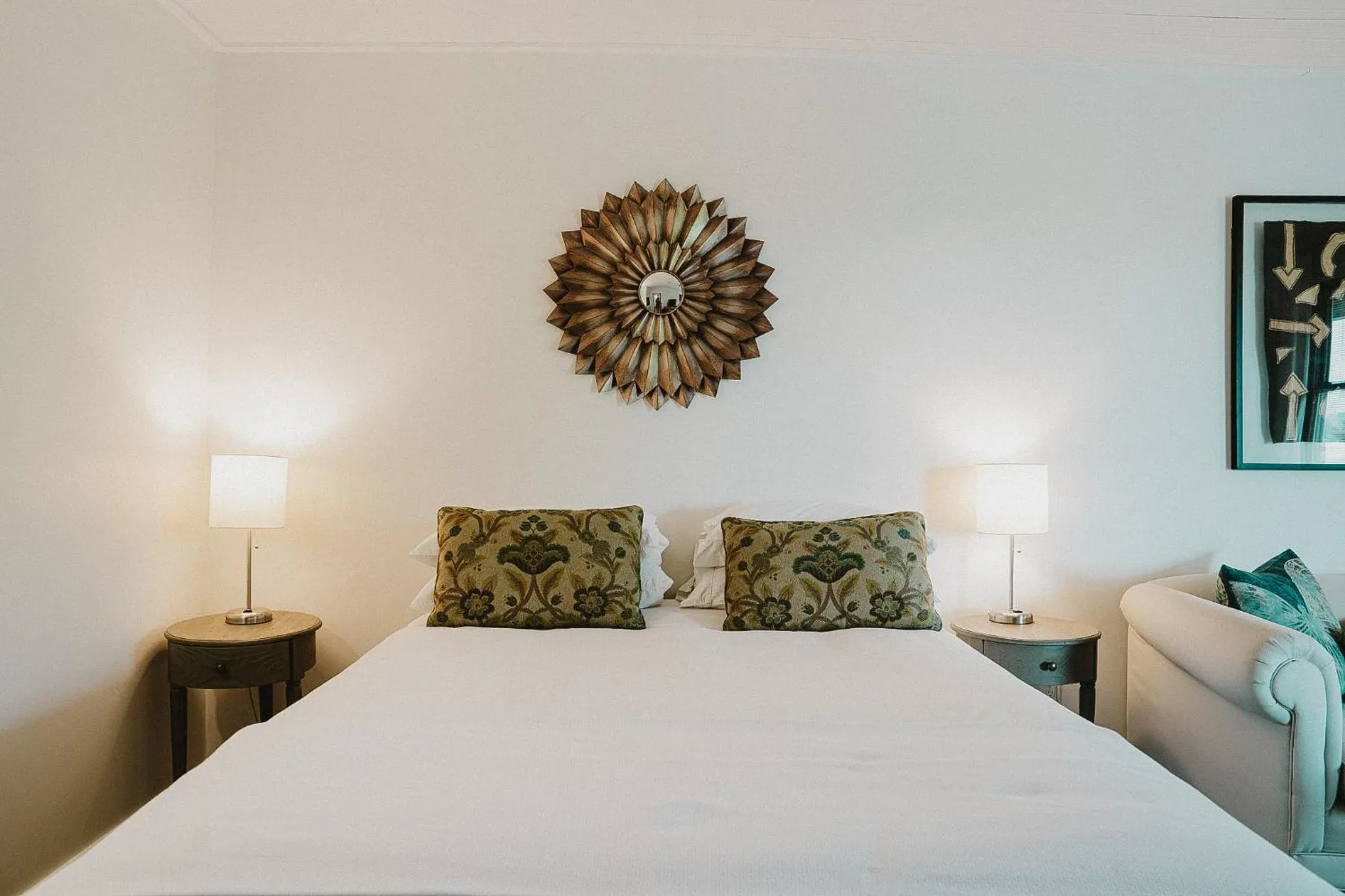 Bed in The Kent Motel