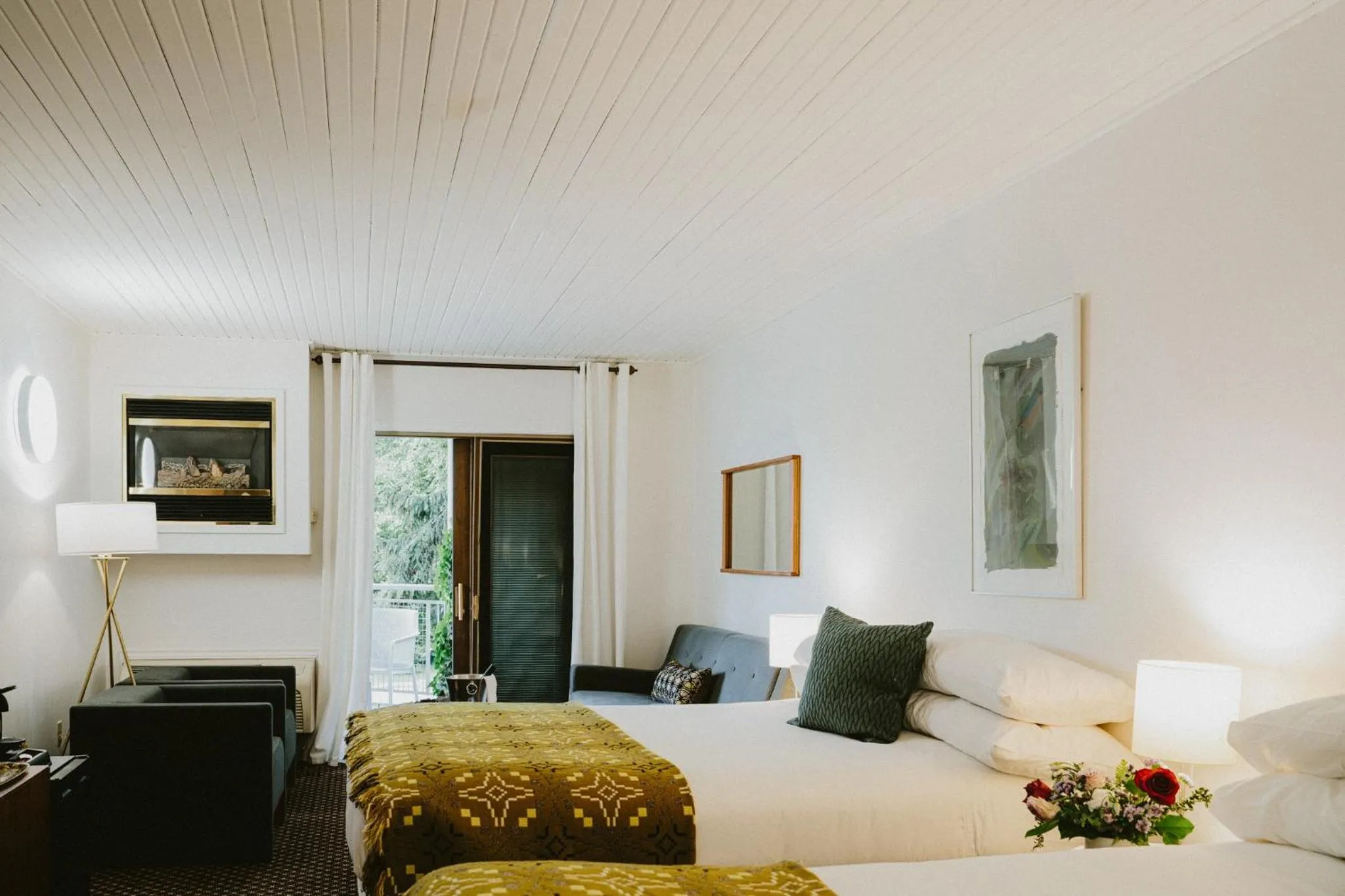 Bed in The Kent Motel