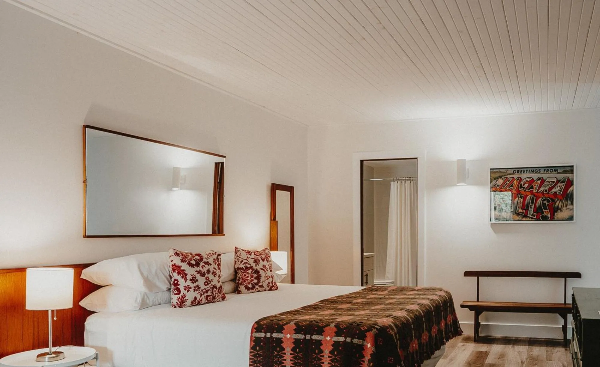 Bed in The Kent Motel