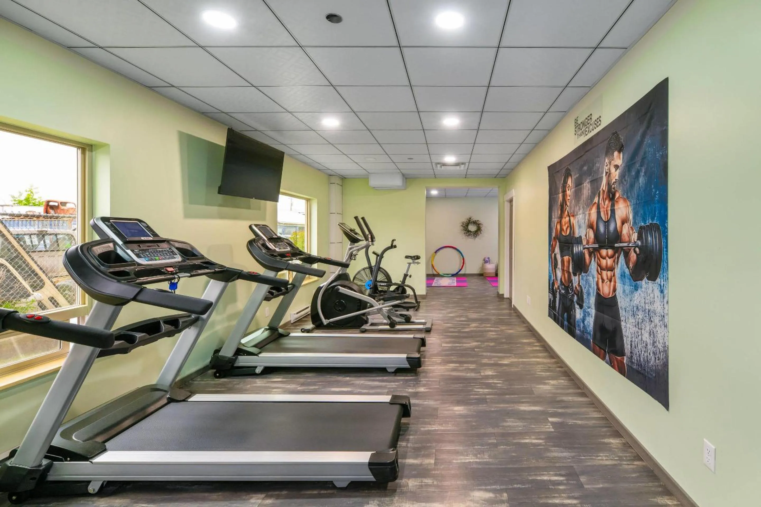 Fitness centre/facilities in Quality Inn Sunshine Suites