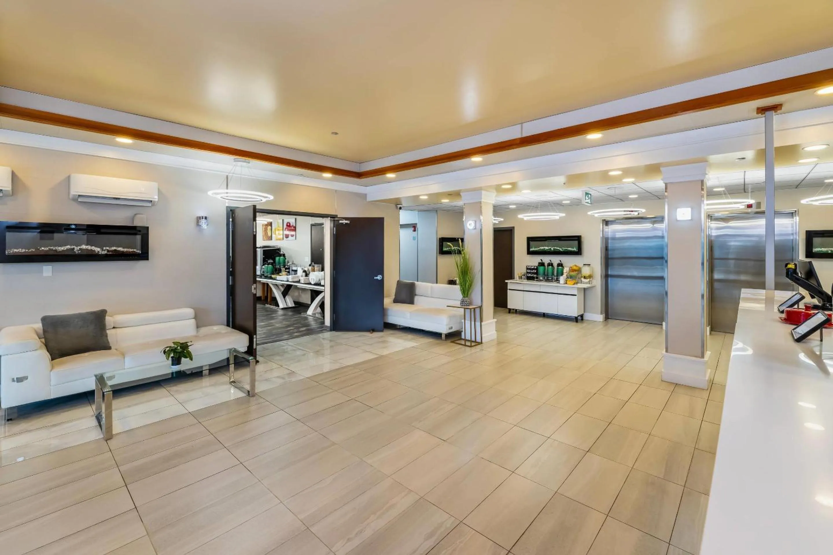 Lobby or reception in Quality Inn Sunshine Suites