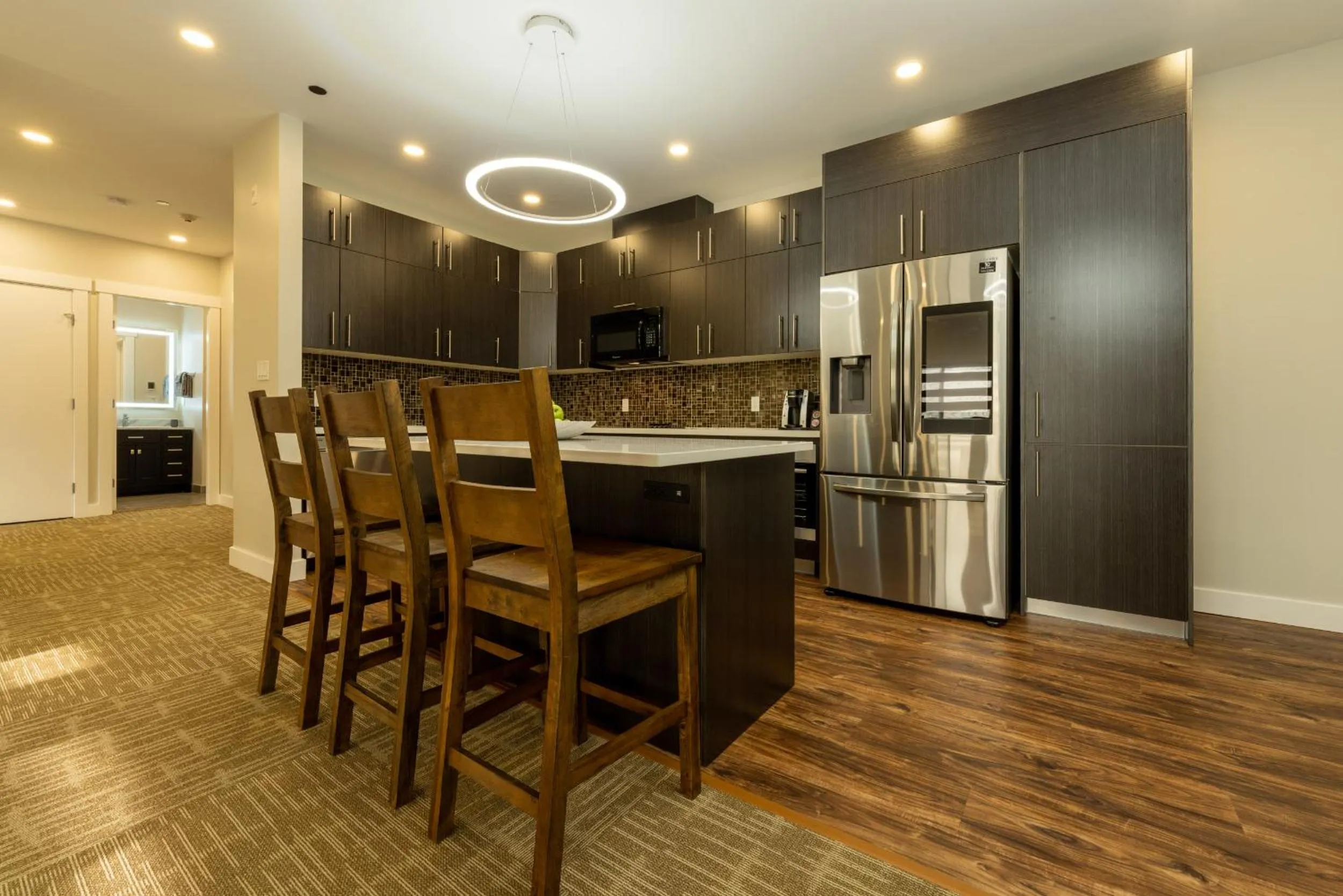 Kitchen or kitchenette in Quality Inn Sunshine Suites