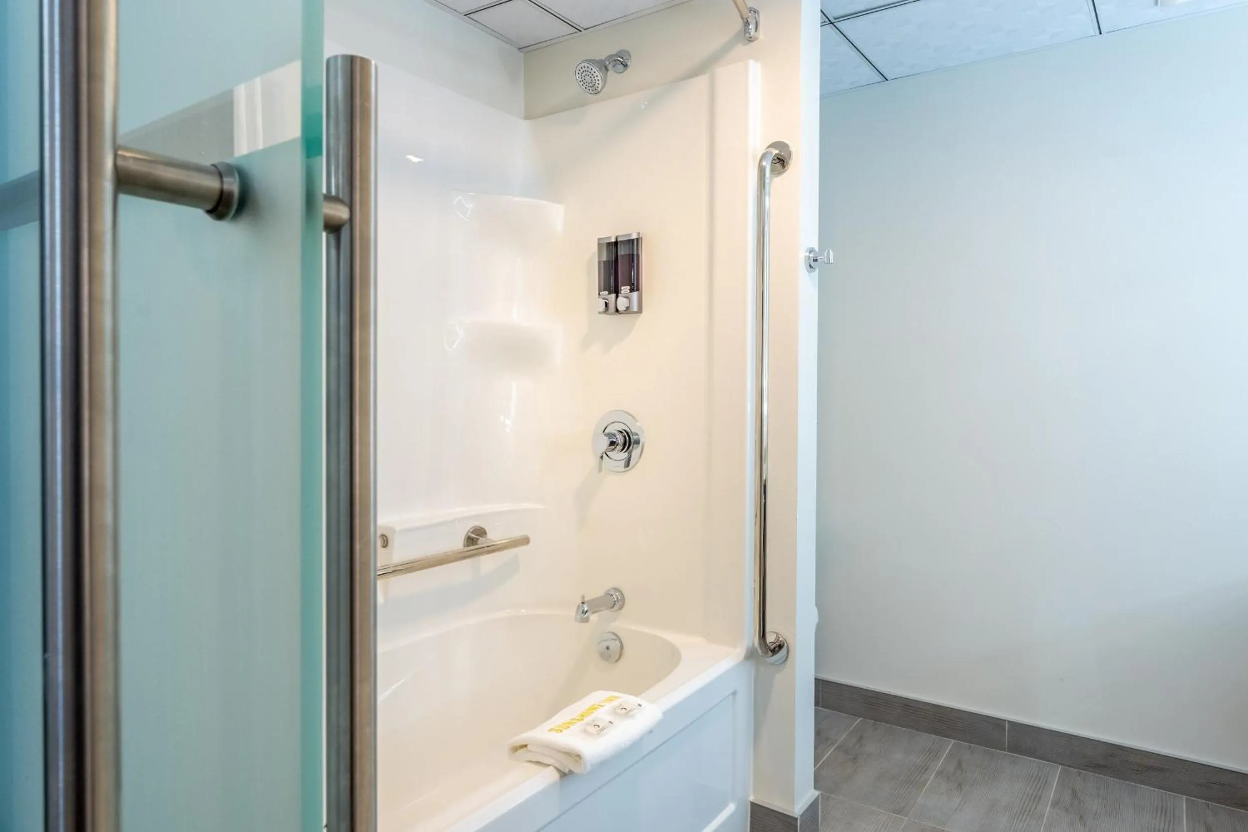 Quality Inn Sunshine Suites