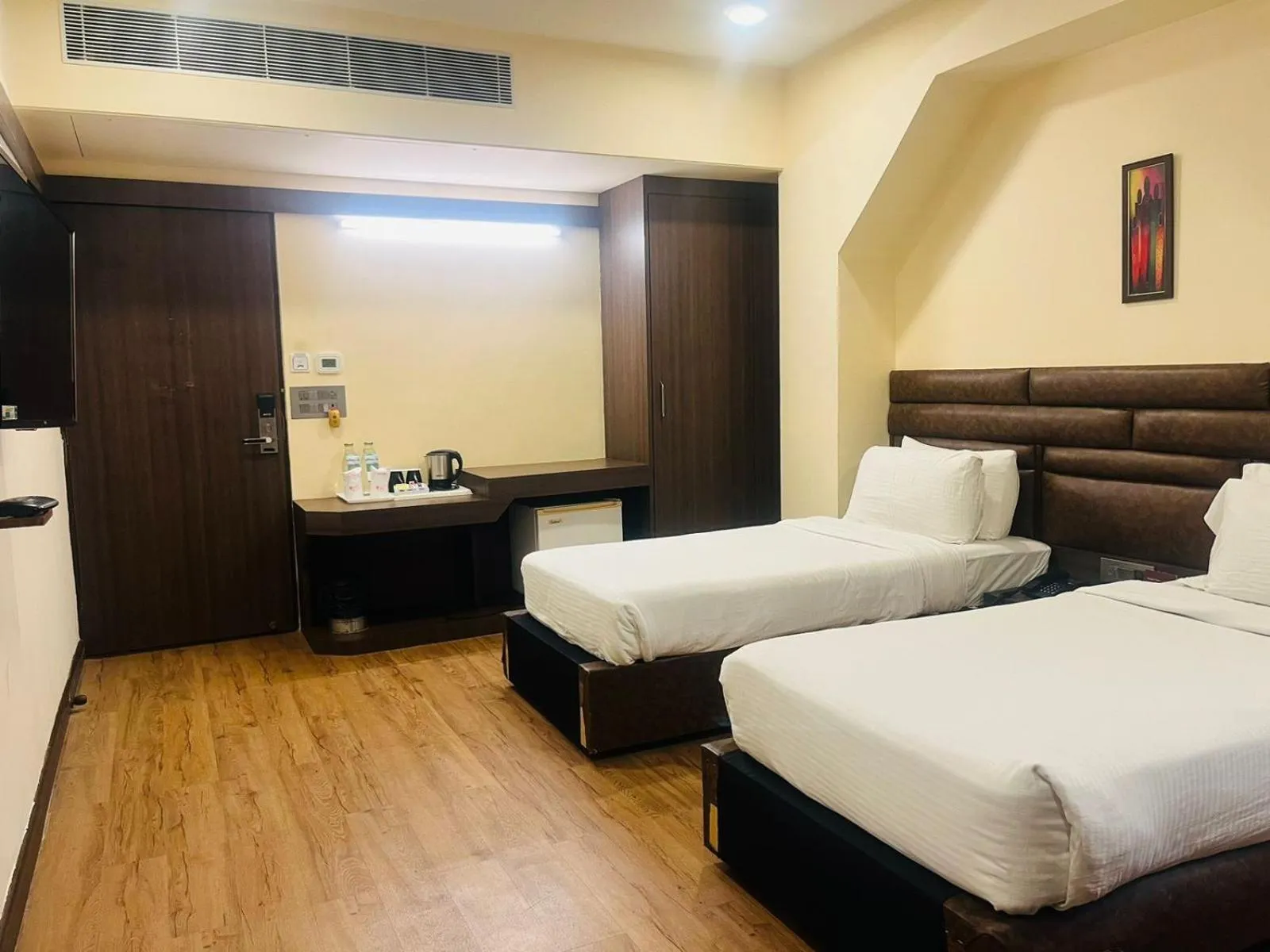 Bedroom, Bed in Hotel Rajmahal