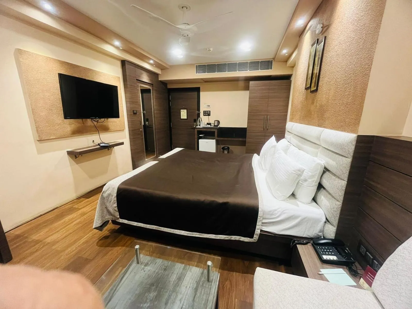 Bedroom, Bed in Hotel Rajmahal