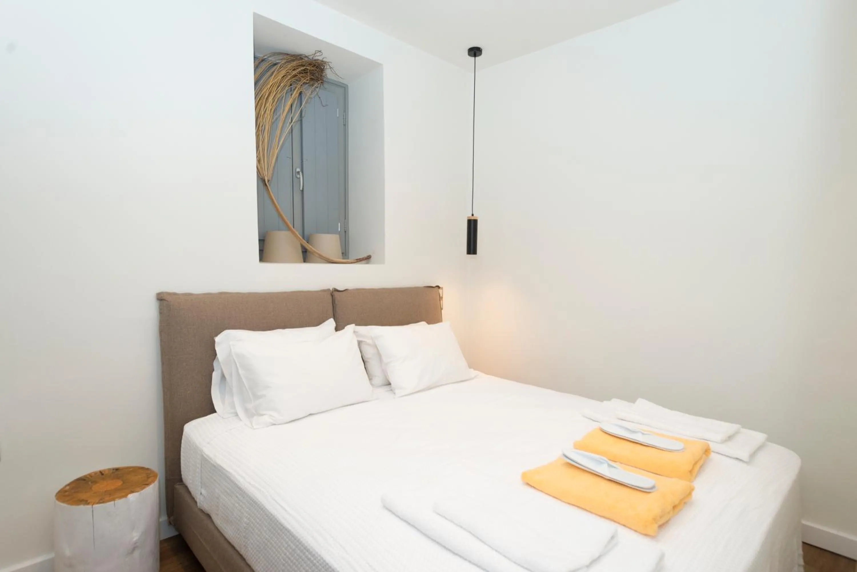 Bed in Pylosea Luxury Lodge