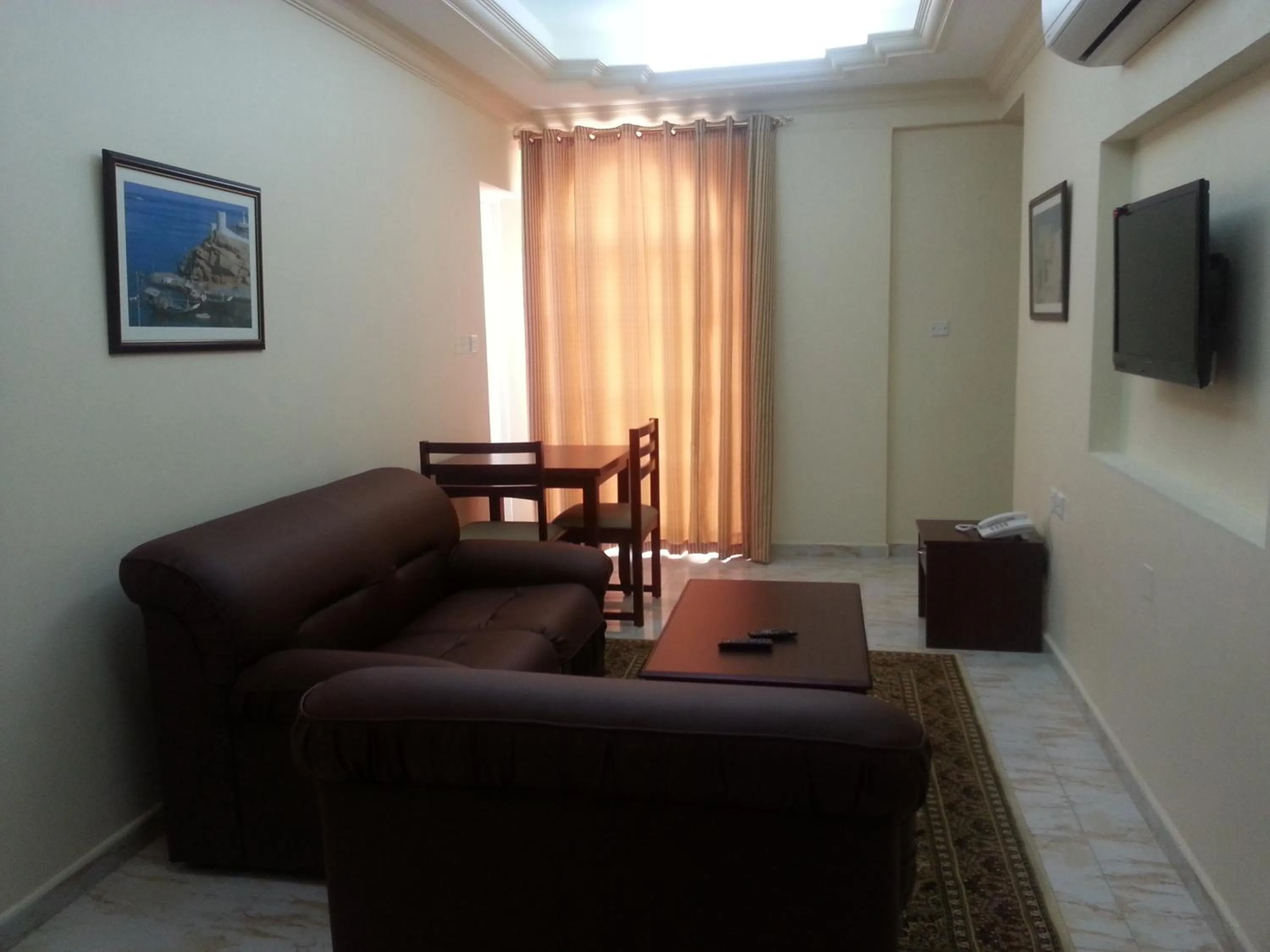Living room in Al Ferdous Hotel Apartments