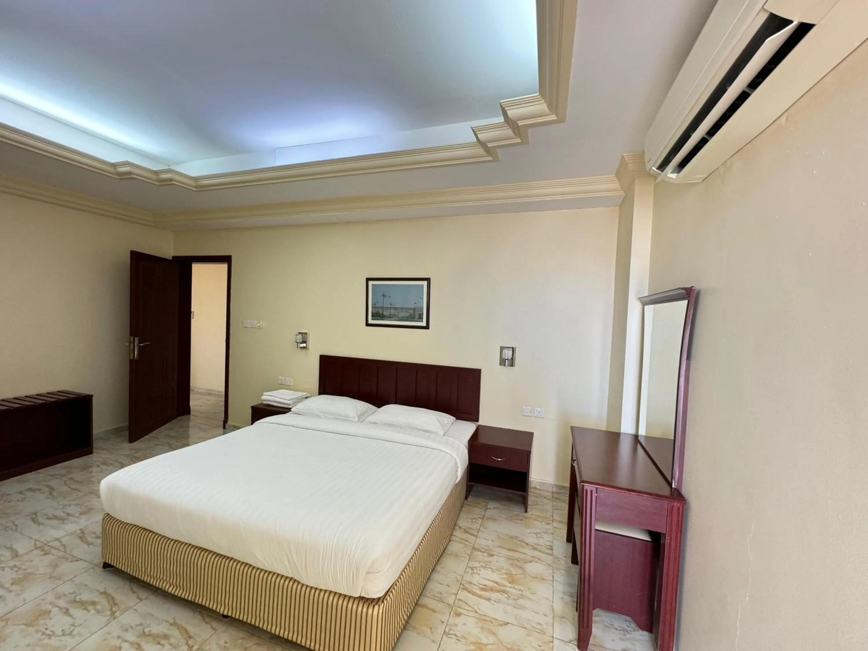 Bed in Al Ferdous Hotel Apartments