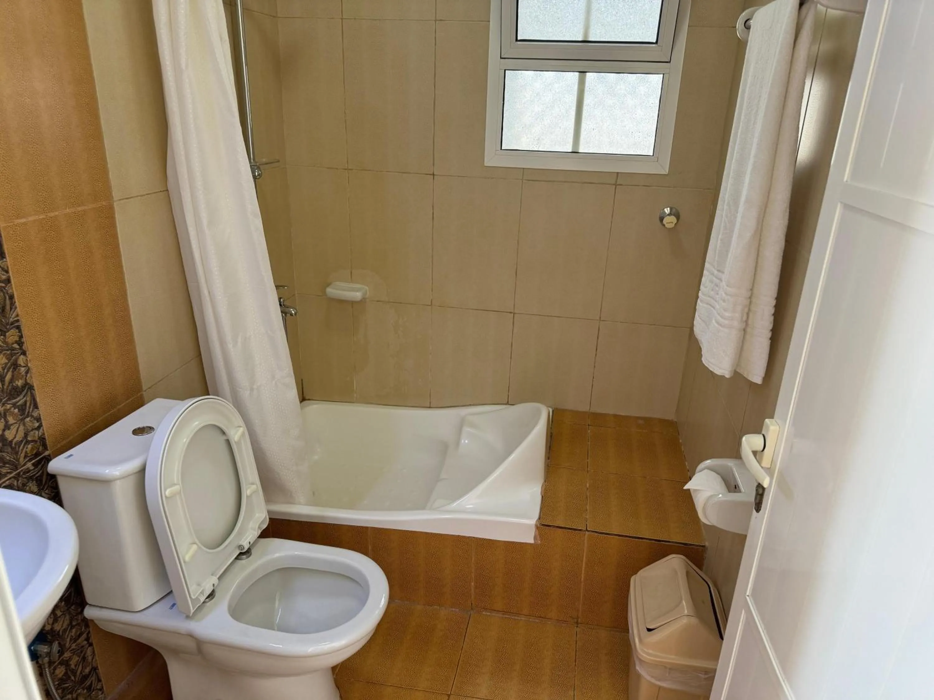 Al Ferdous Hotel Apartments