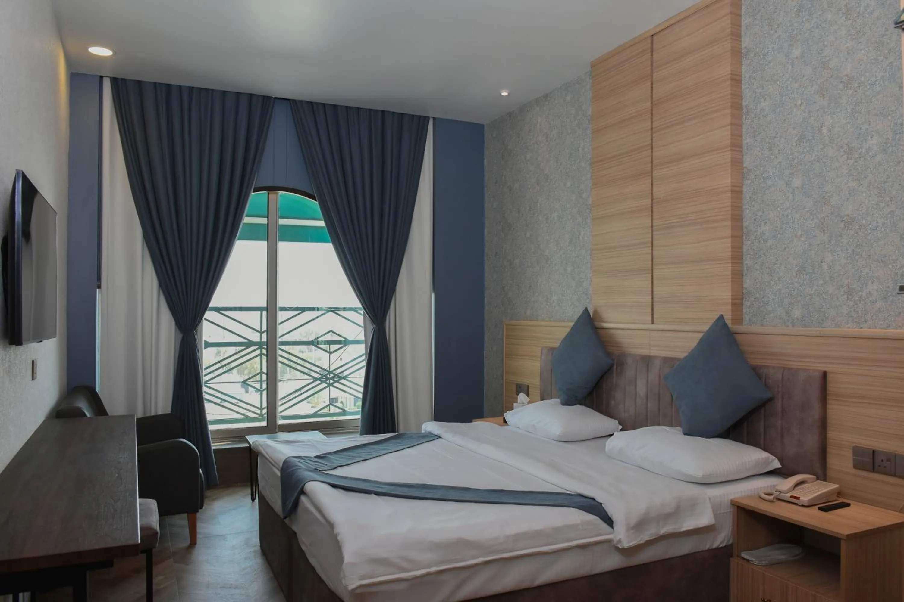 Bed in Asenappar Hotel