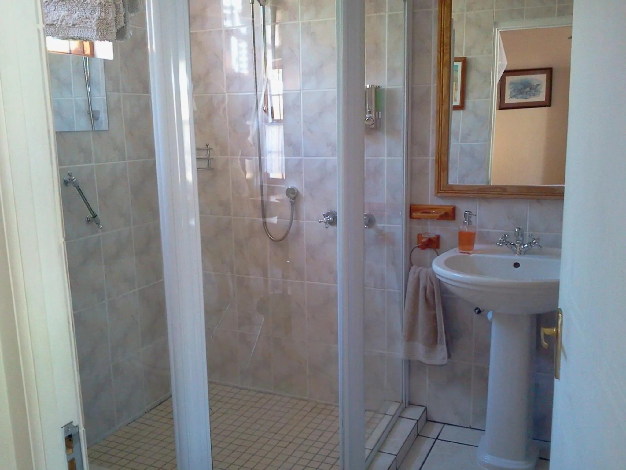 Bathroom in Saxe-Coburg Lodge