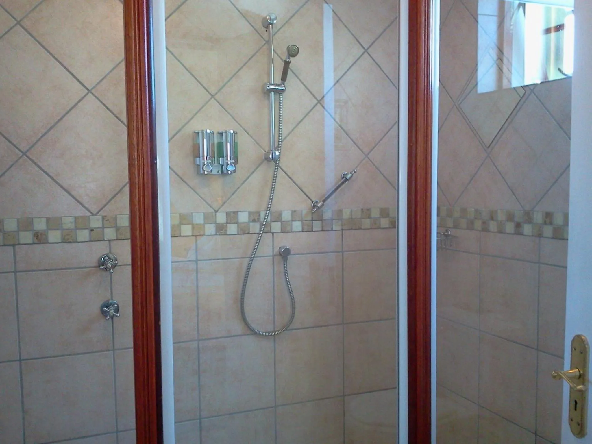 Bathroom in Saxe-Coburg Lodge