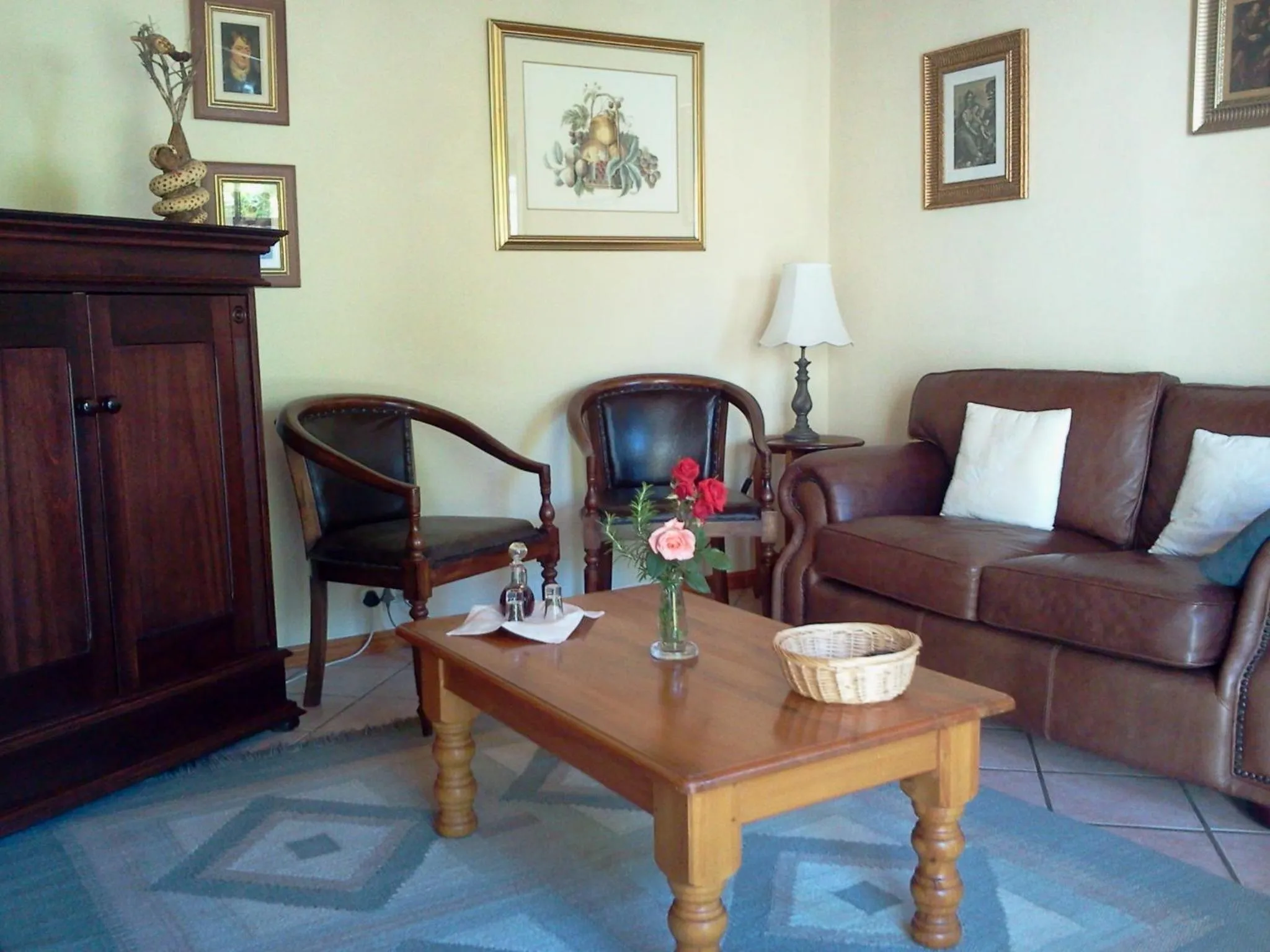 Living room in Saxe-Coburg Lodge