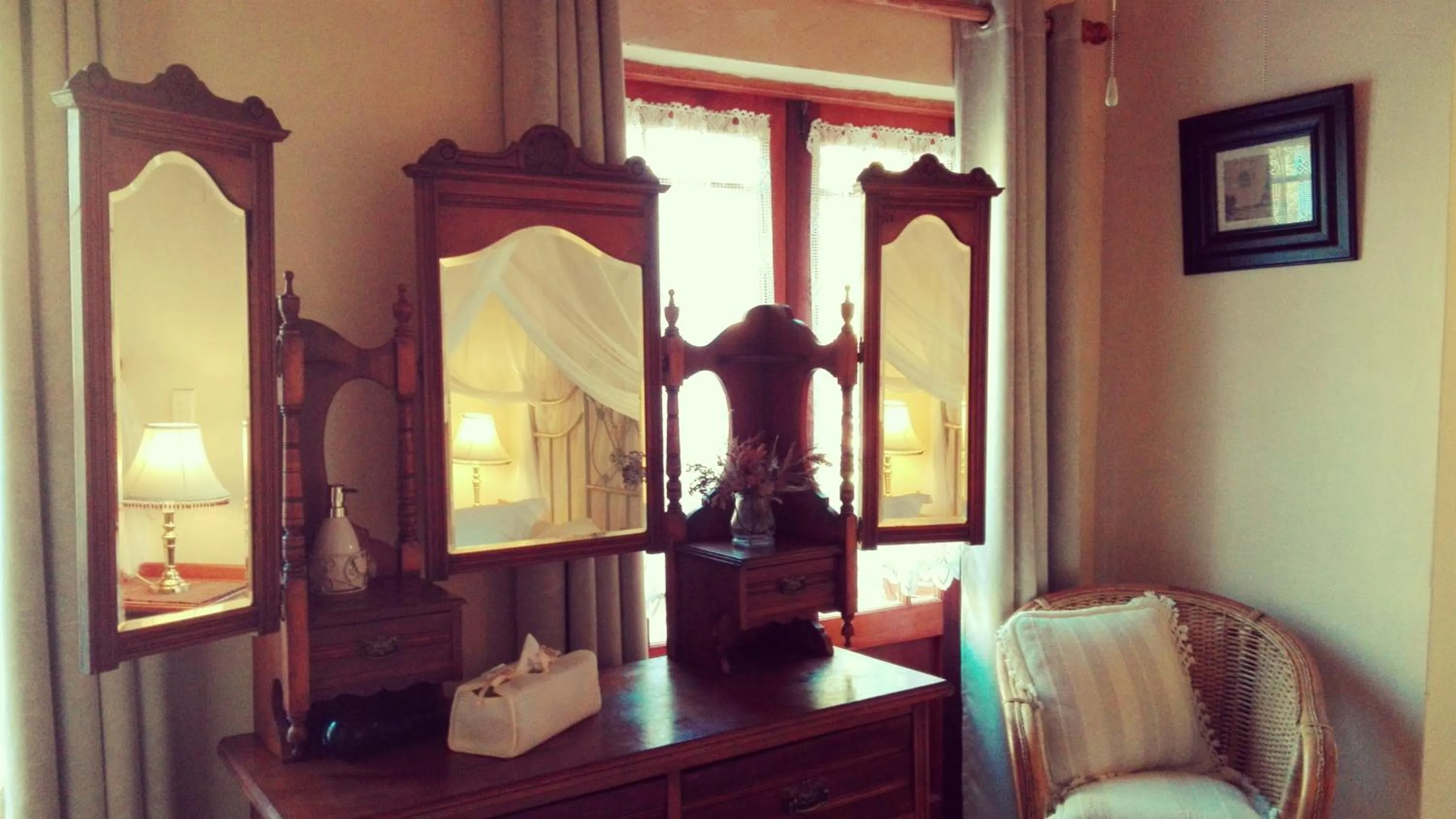 Decorative detail in Saxe-Coburg Lodge