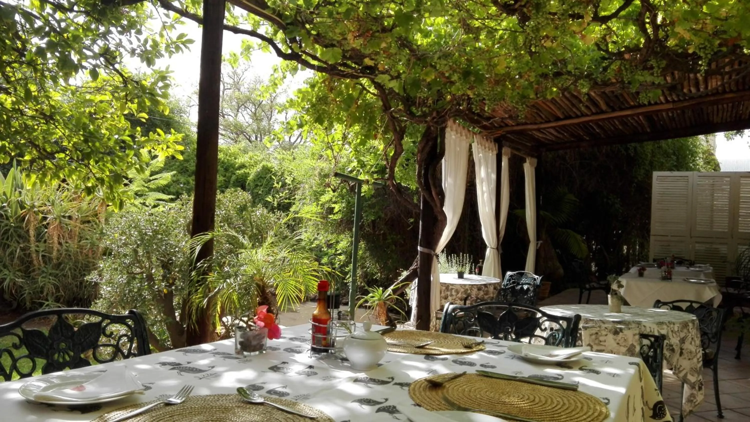 Patio in Saxe-Coburg Lodge