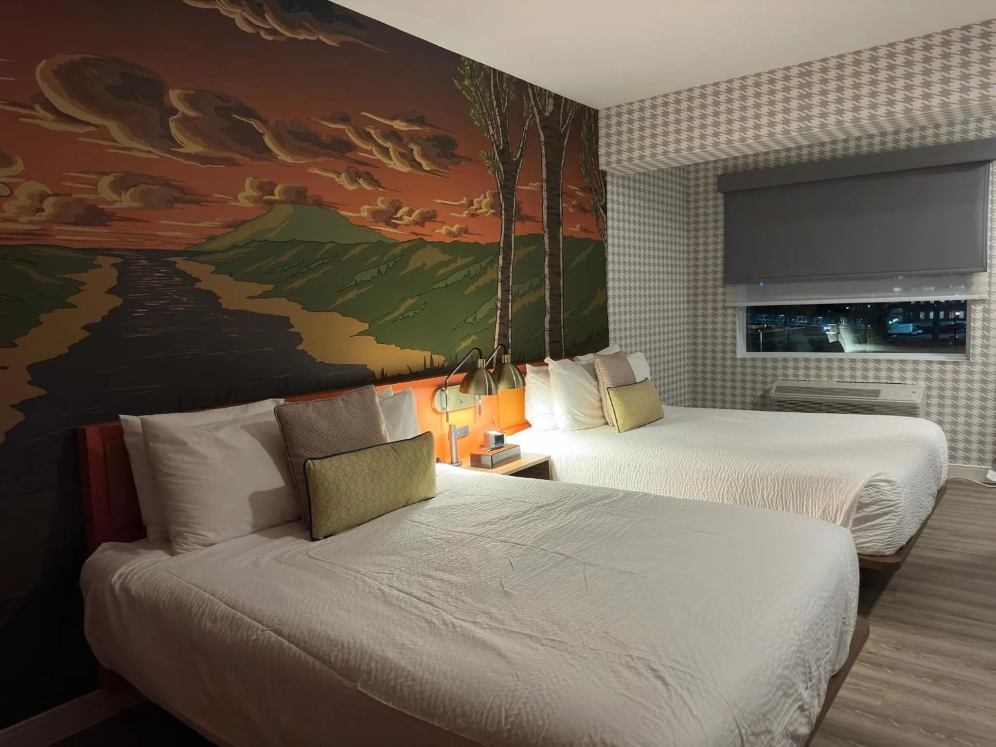 Bedroom, Bed in Superior Shores Hotel, BW Signature Collection by Best Western