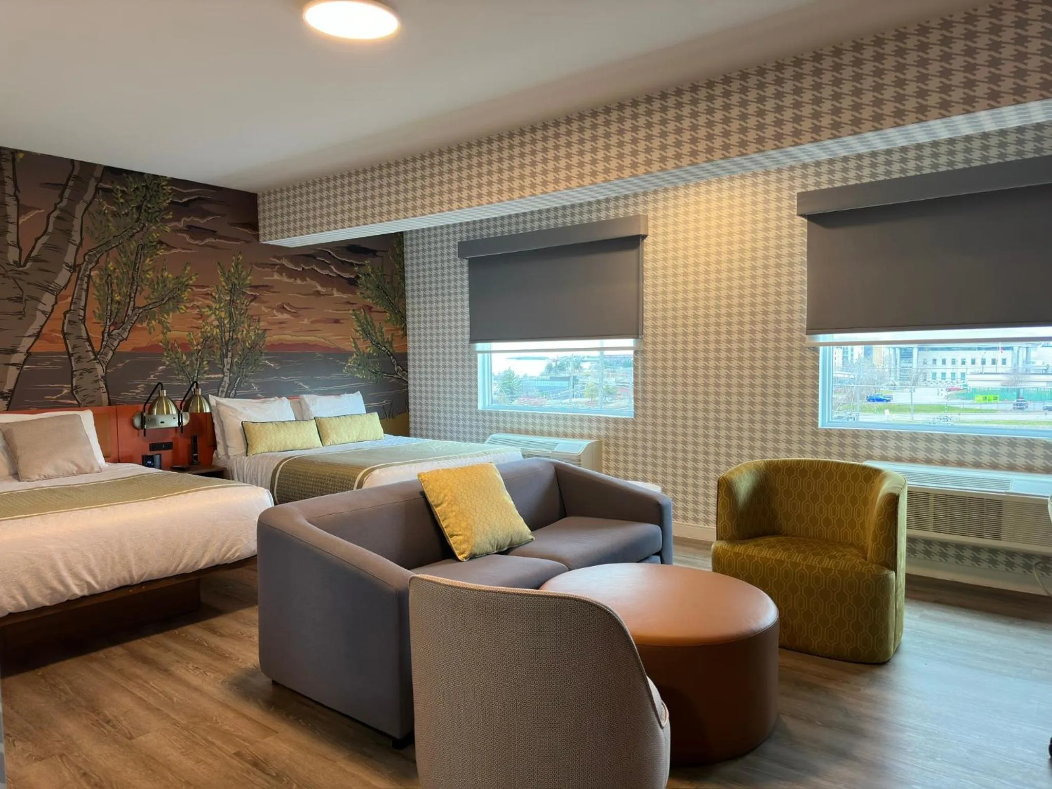 Living room, Bed in Superior Shores Hotel, BW Signature Collection by Best Western