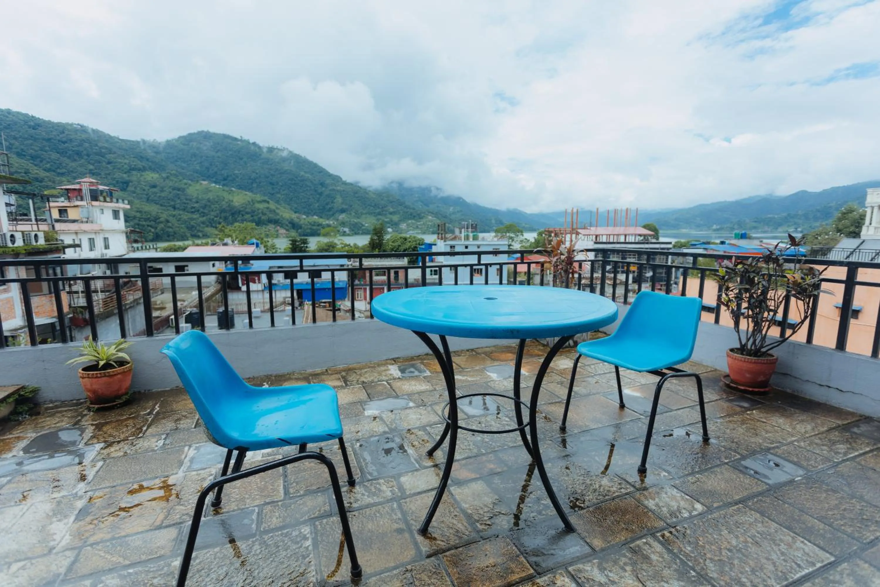 Restaurant/places to eat in Hotel Tulsi