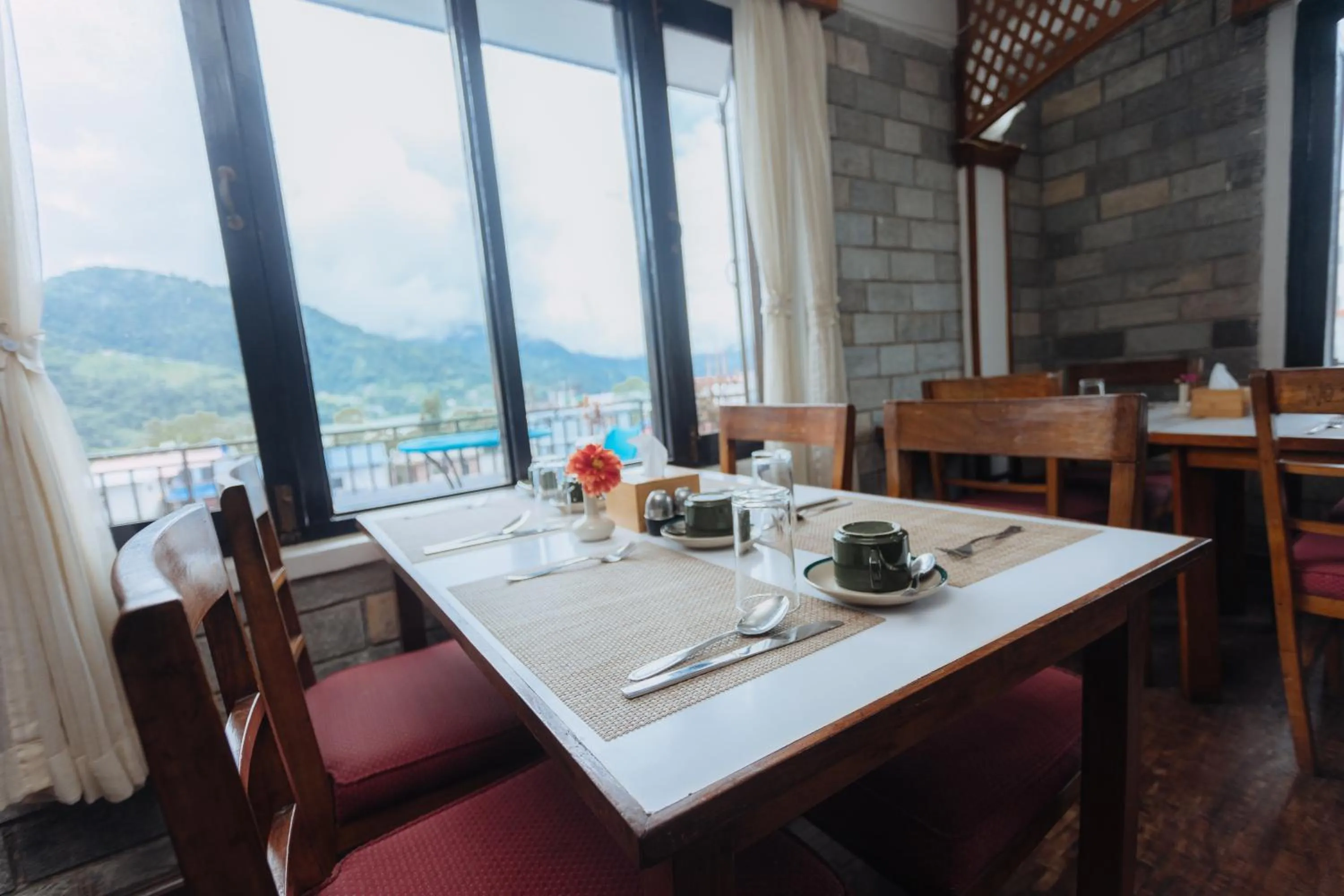 Restaurant/places to eat in Hotel Tulsi