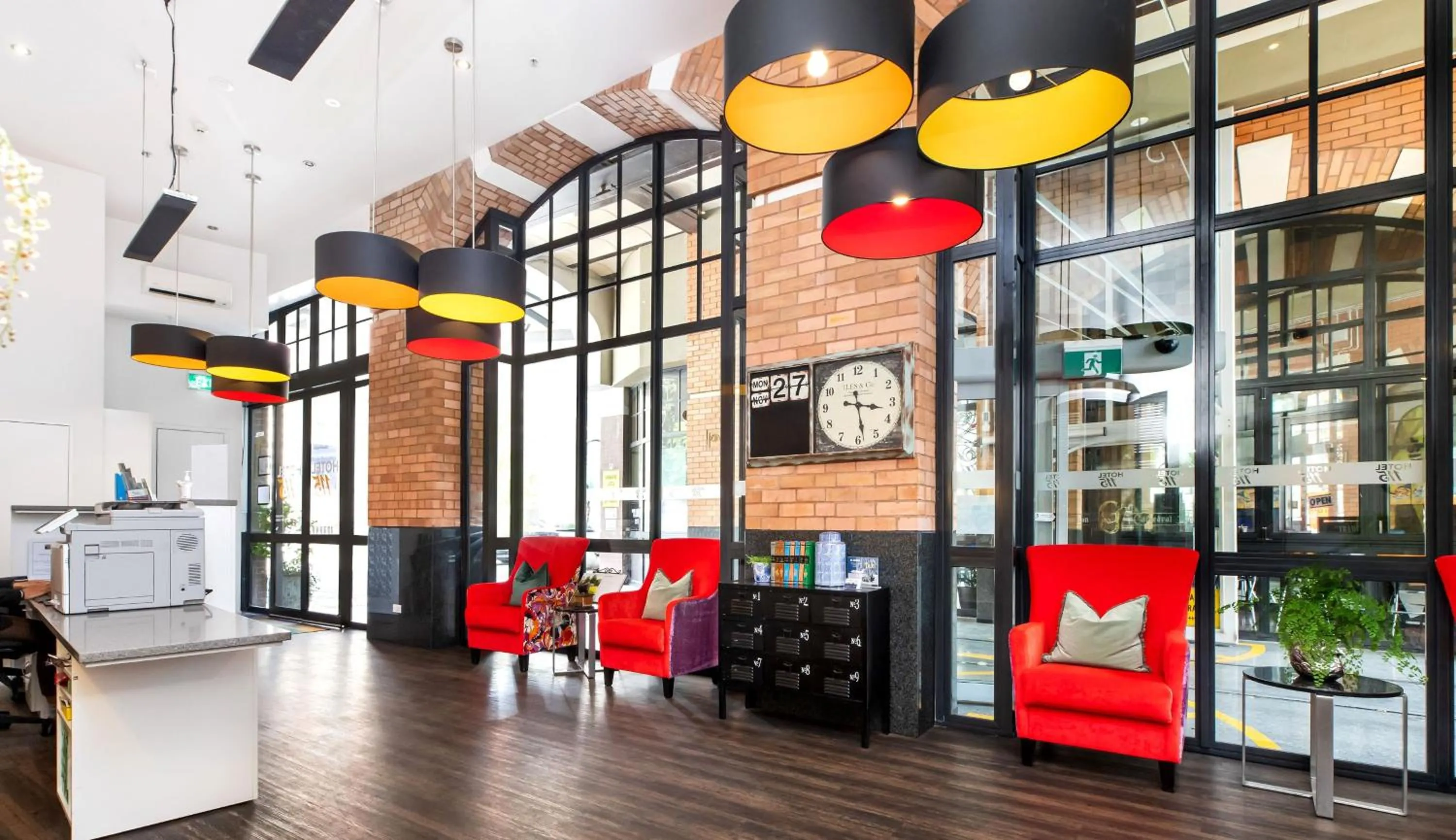 Lobby or reception in Hotel 115