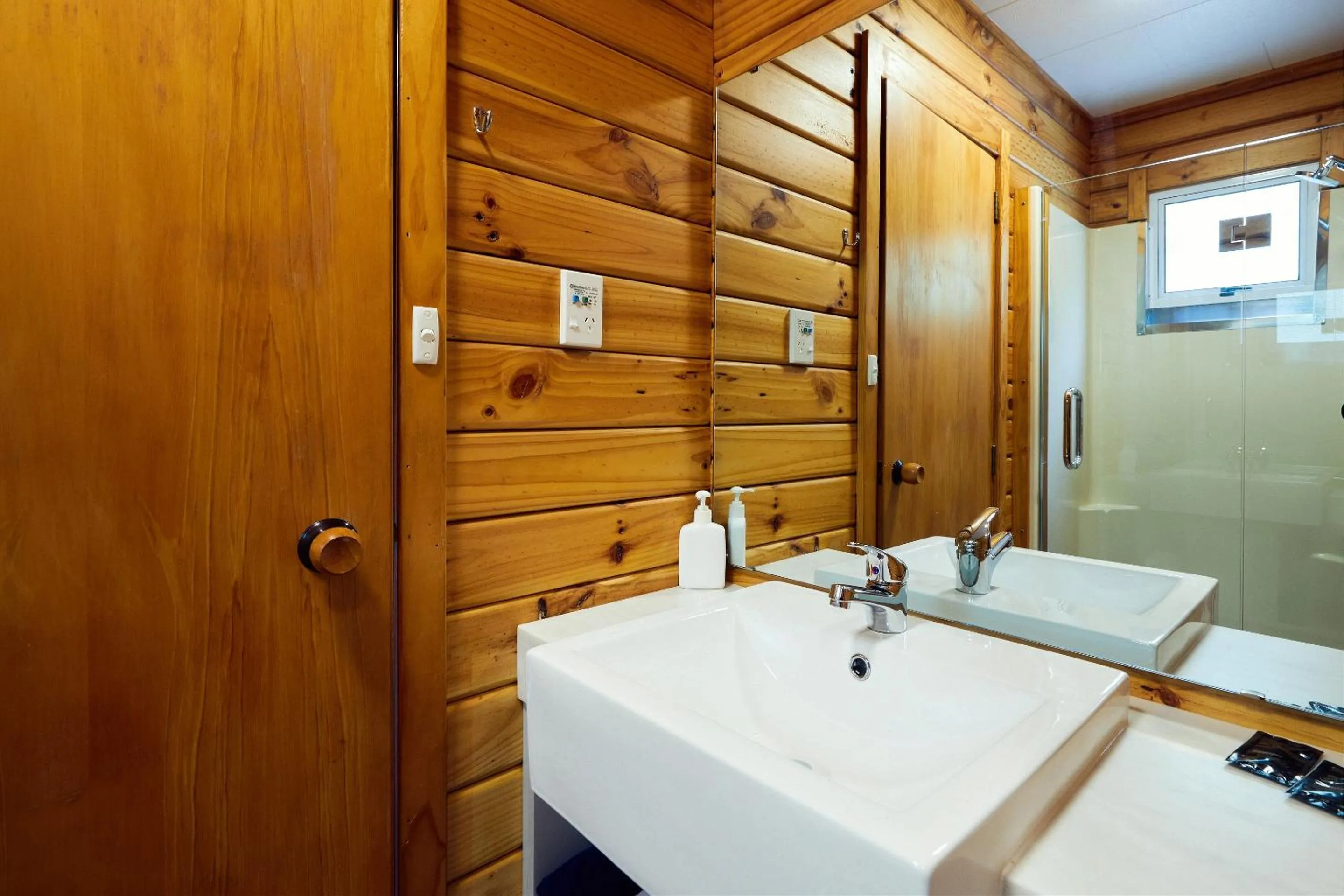 Bathroom in Panorama Motel