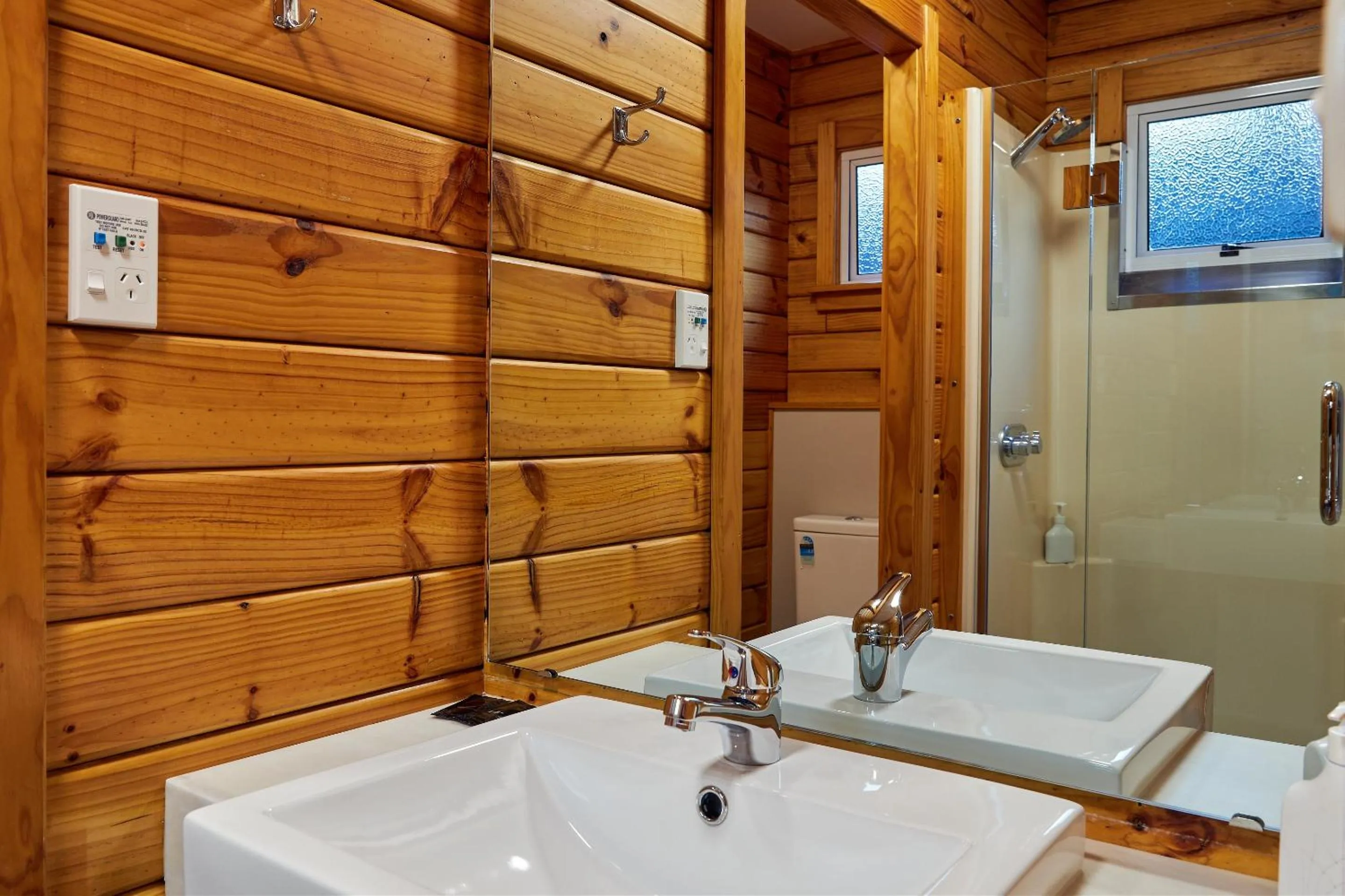 Bathroom in Panorama Motel
