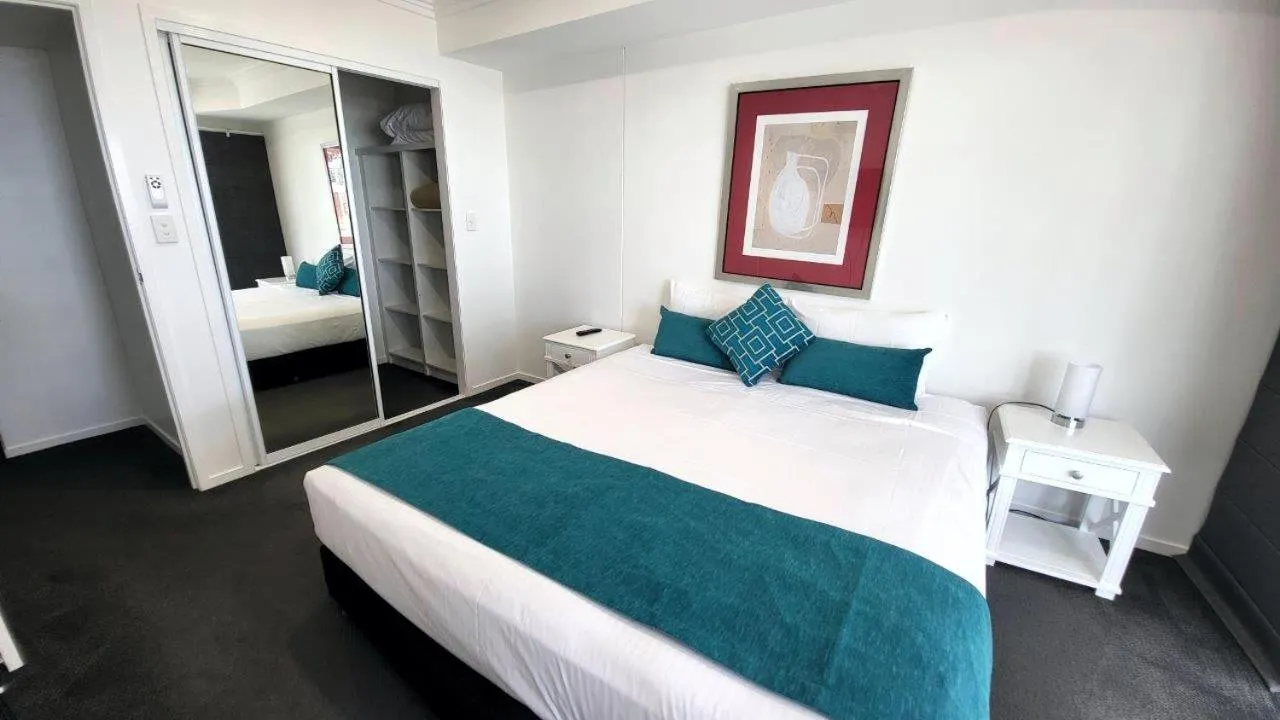 Bed in Eden by the Bay